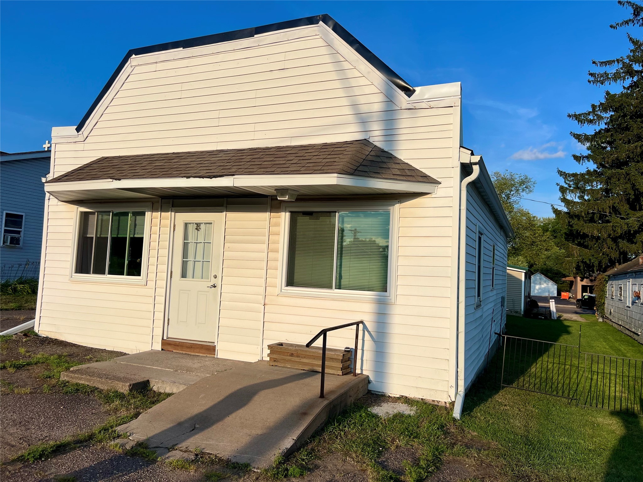 114 N Old 53 Property Photo 1