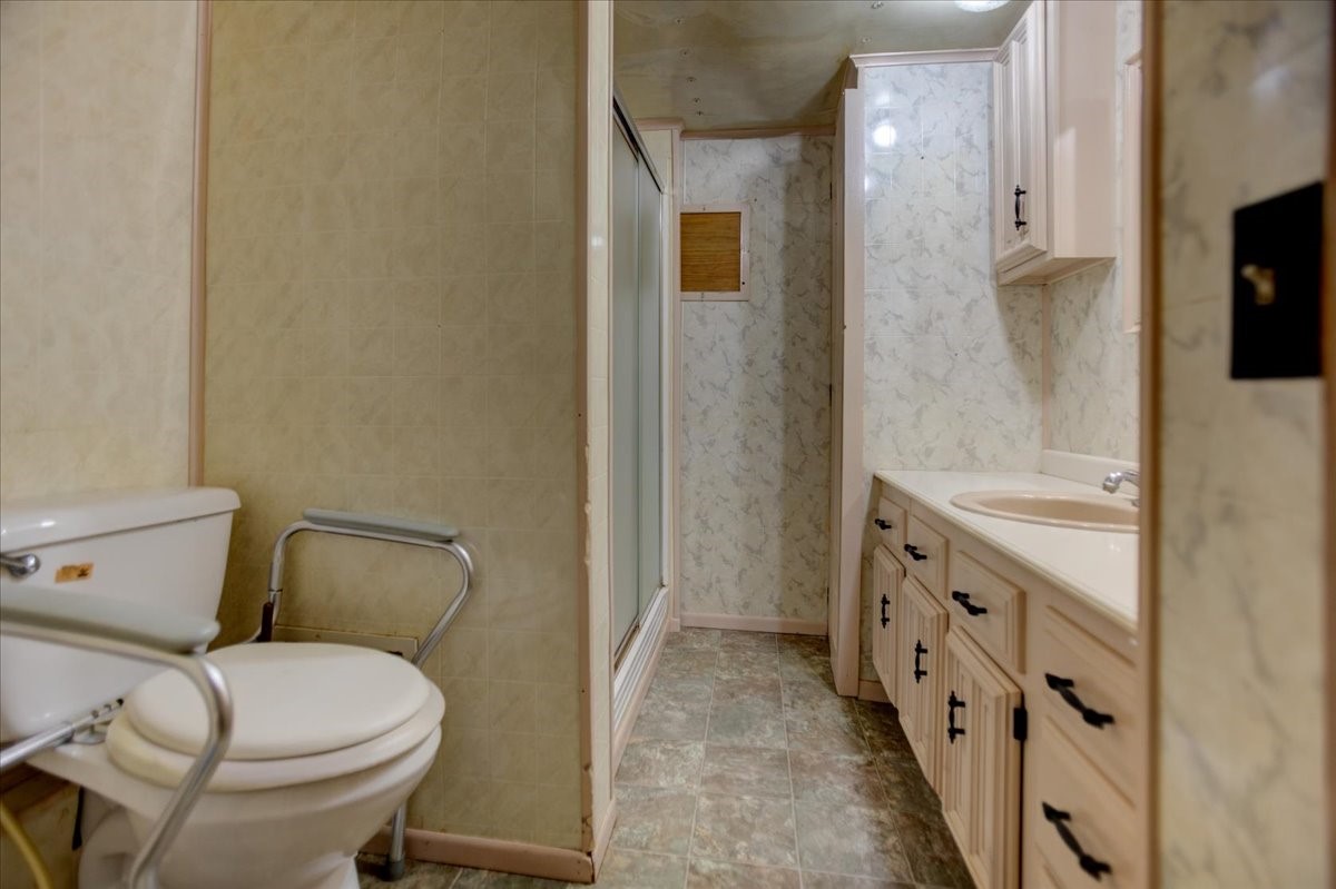 W711 Parkview Avenue Property Photo 8
