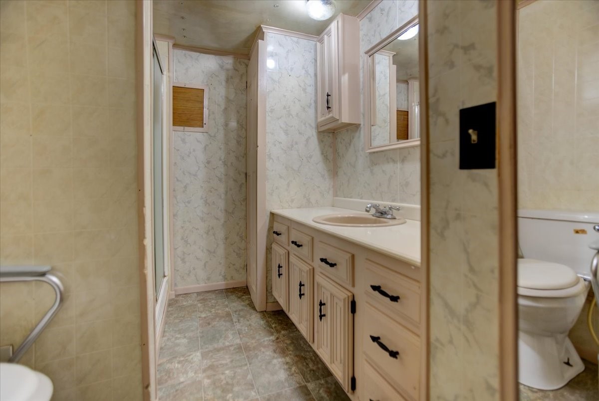 W711 Parkview Avenue Property Photo 9