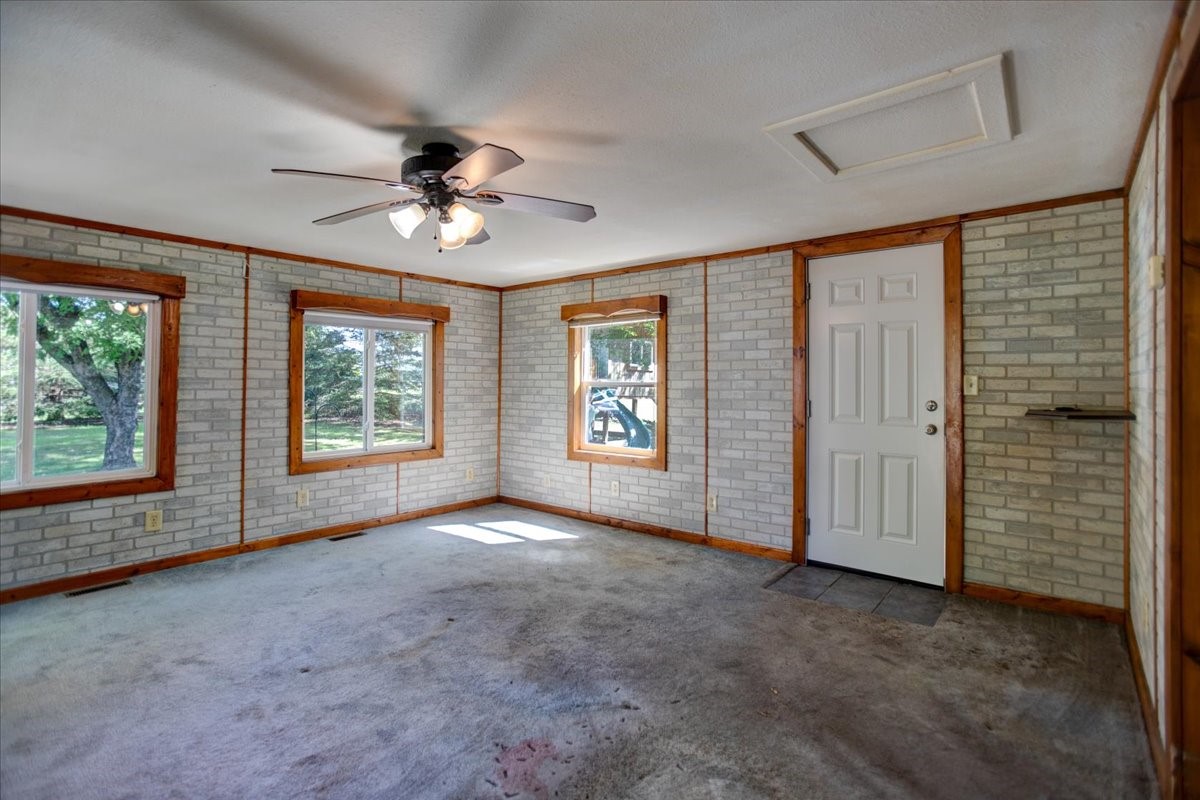 W711 Parkview Avenue Property Photo 14