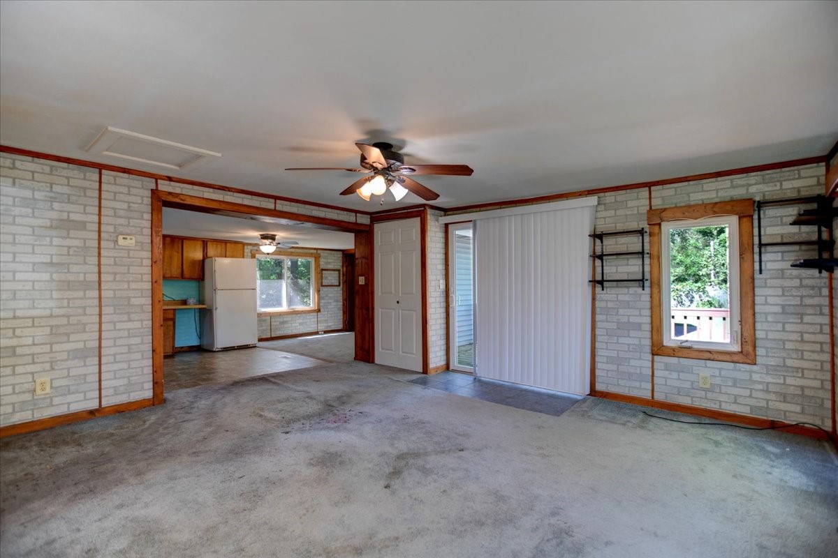 W711 Parkview Avenue Property Photo 16