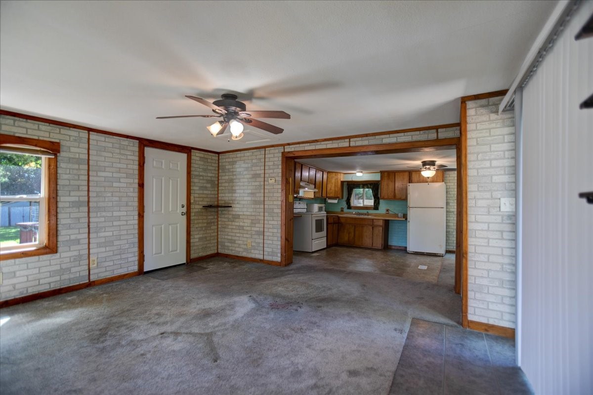 W711 Parkview Avenue Property Photo 17