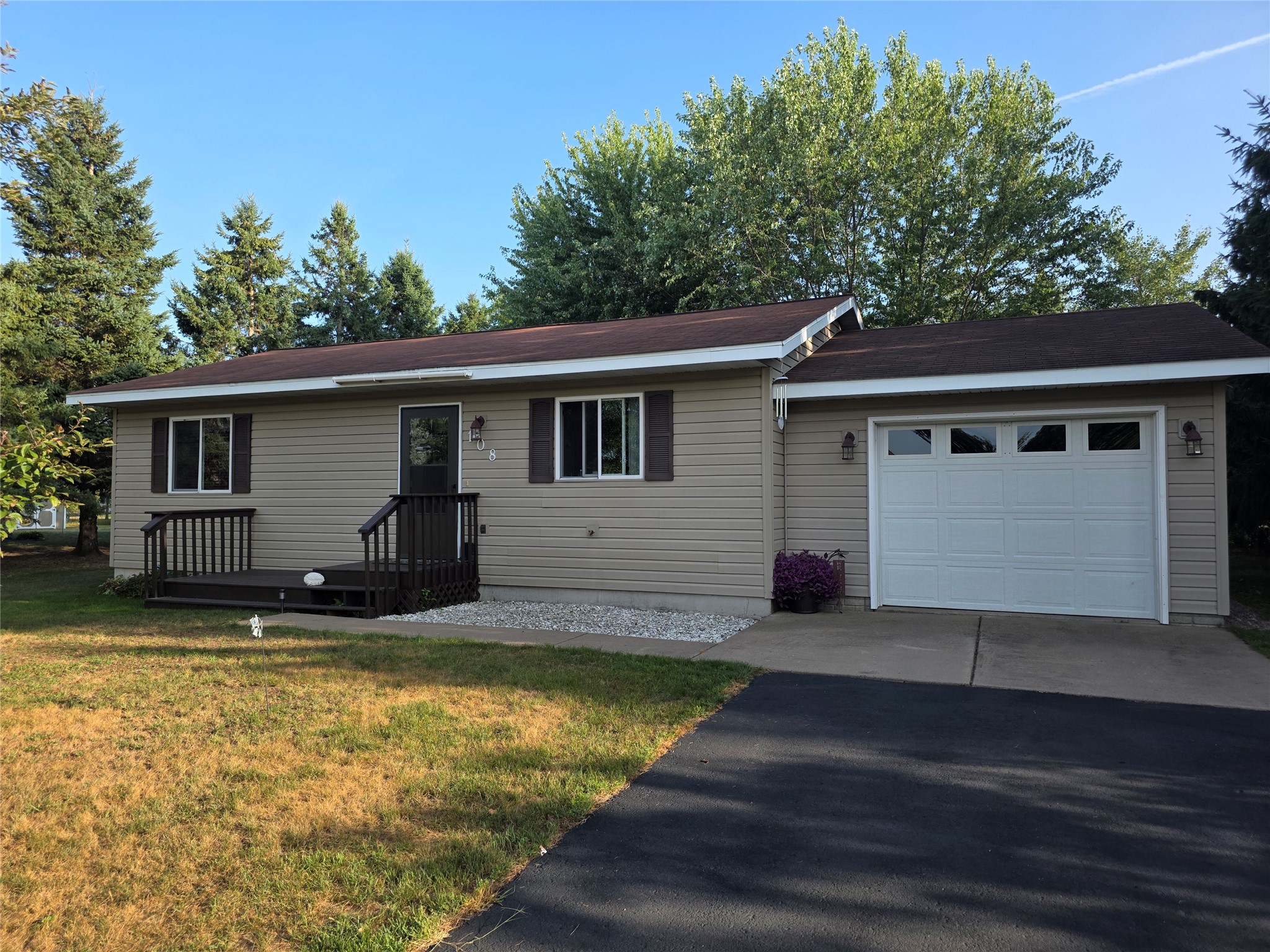 108 Golfview Avenue Property Photo 1