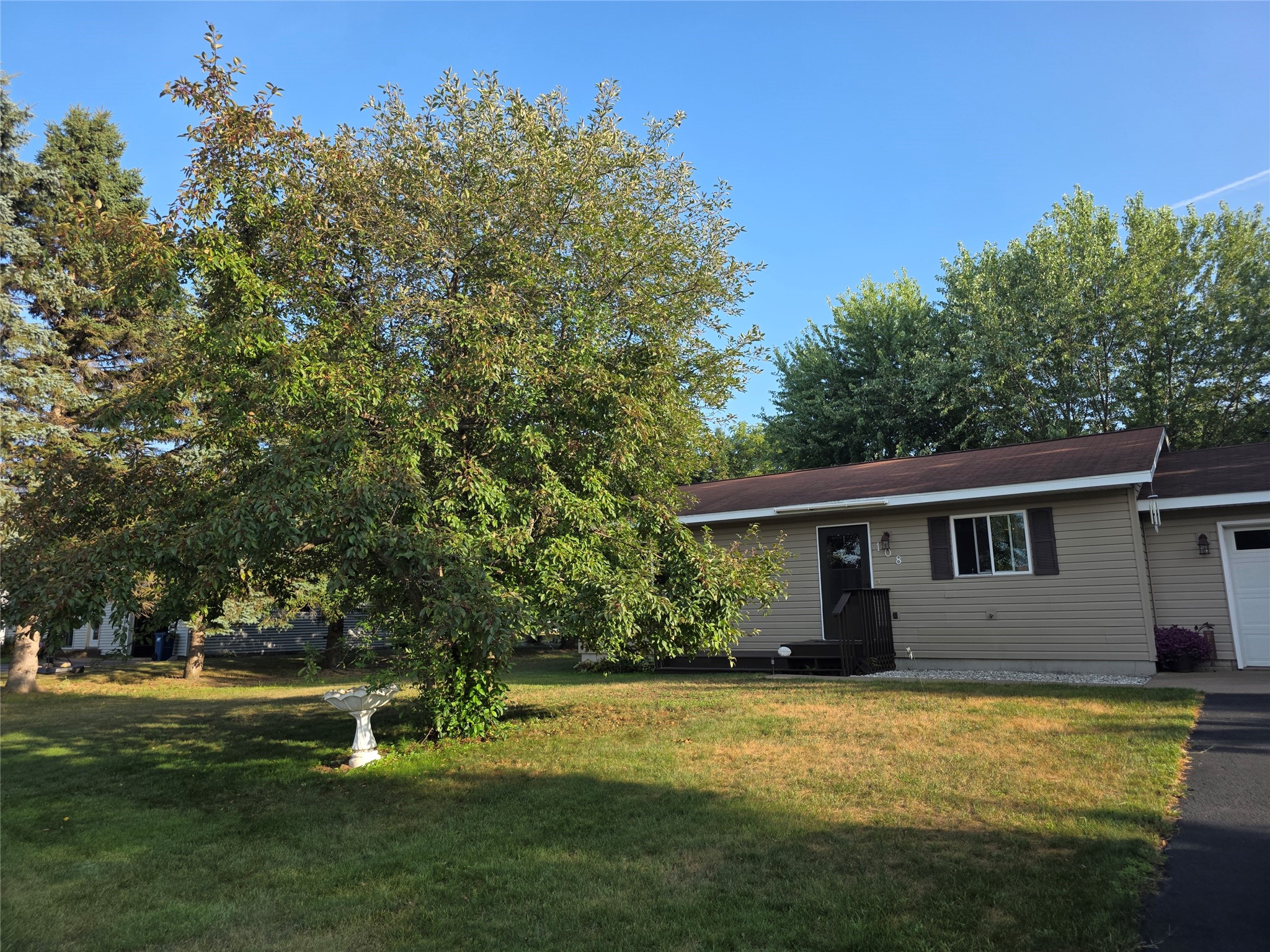 108 Golfview Avenue Property Photo 2