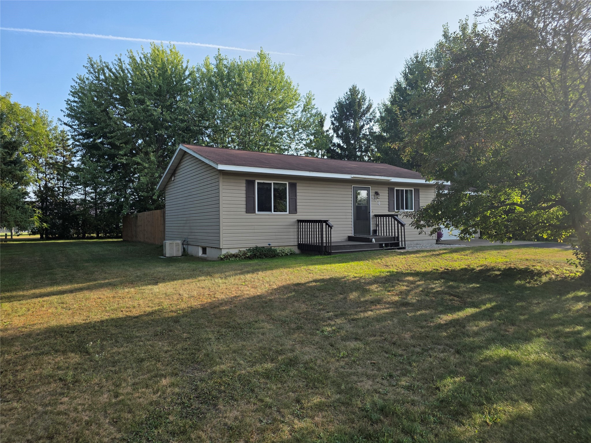108 Golfview Avenue Property Photo 3
