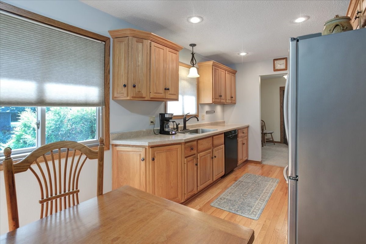 1604418 Property Photo 4