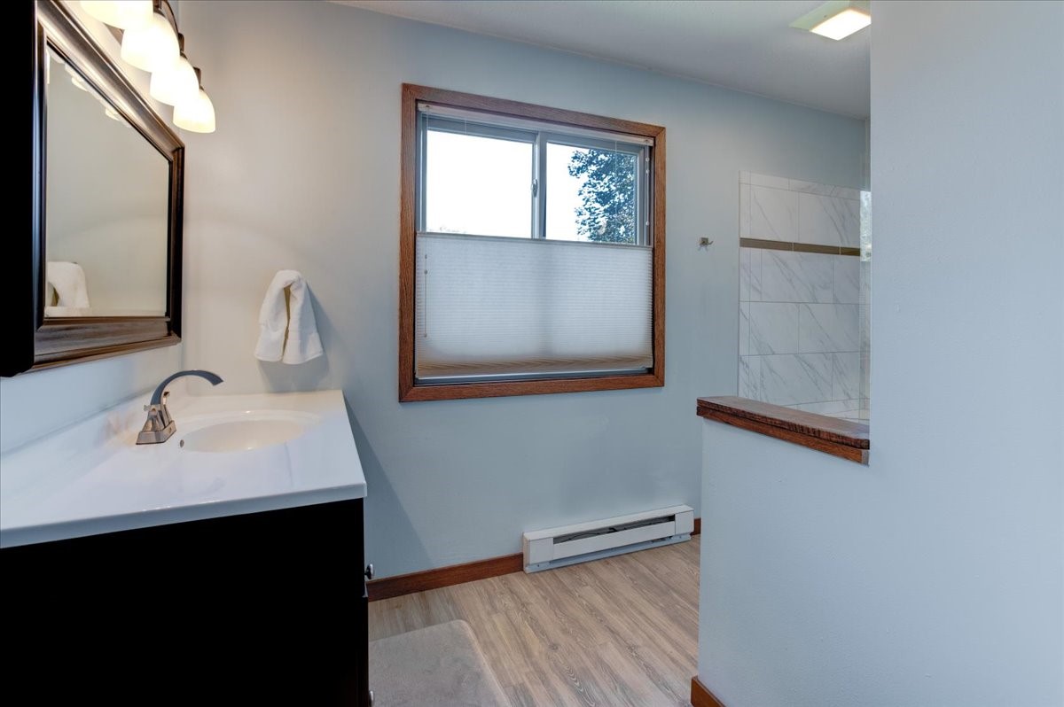 1604418 Property Photo 23