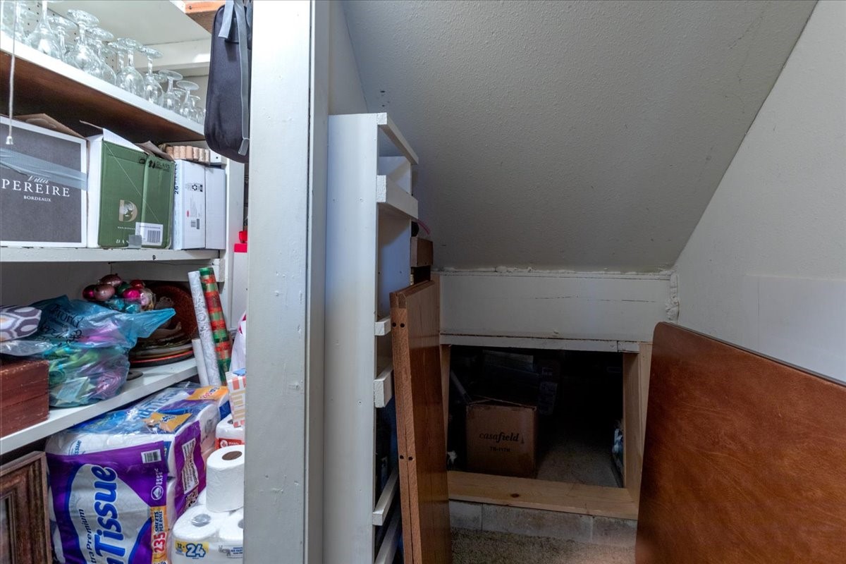 1604418 Property Photo 43