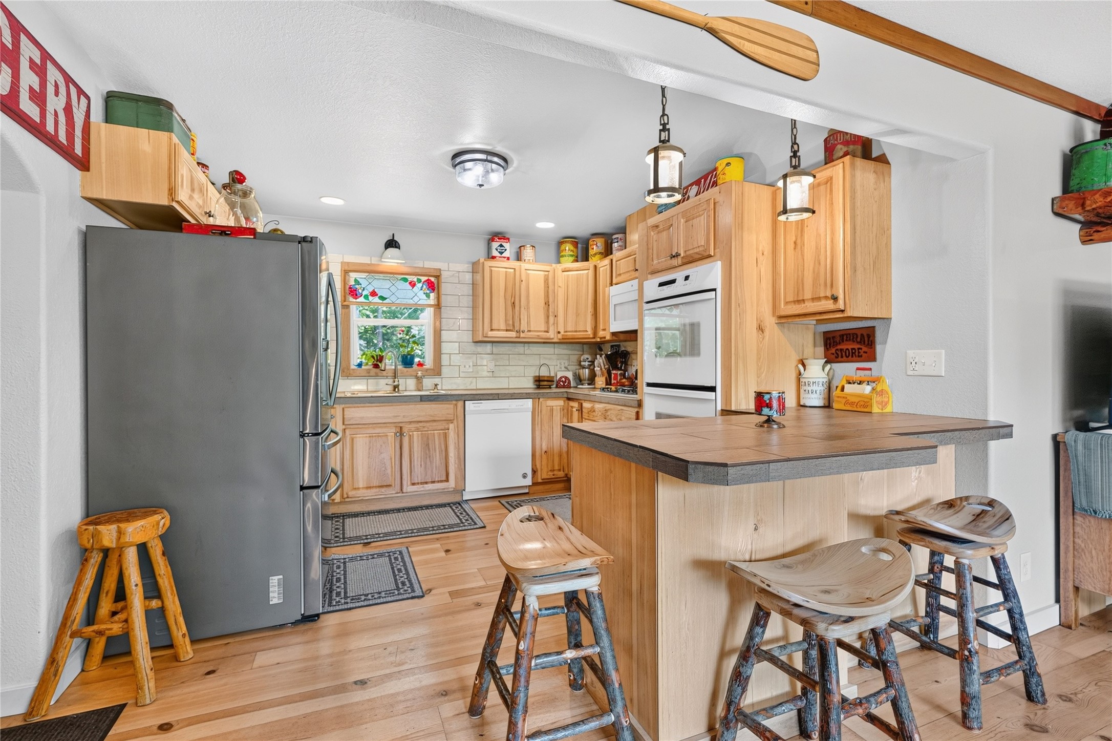 11462 S 3rd Street W Property Photo 6