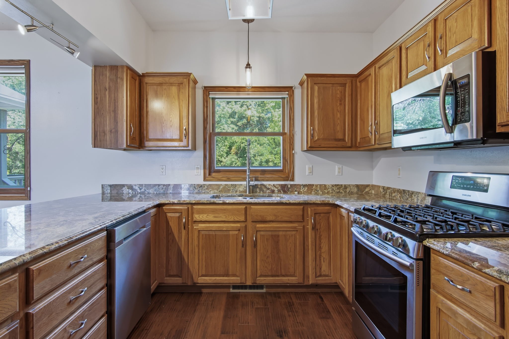 51152 Oak Ridge Road Property Photo 3