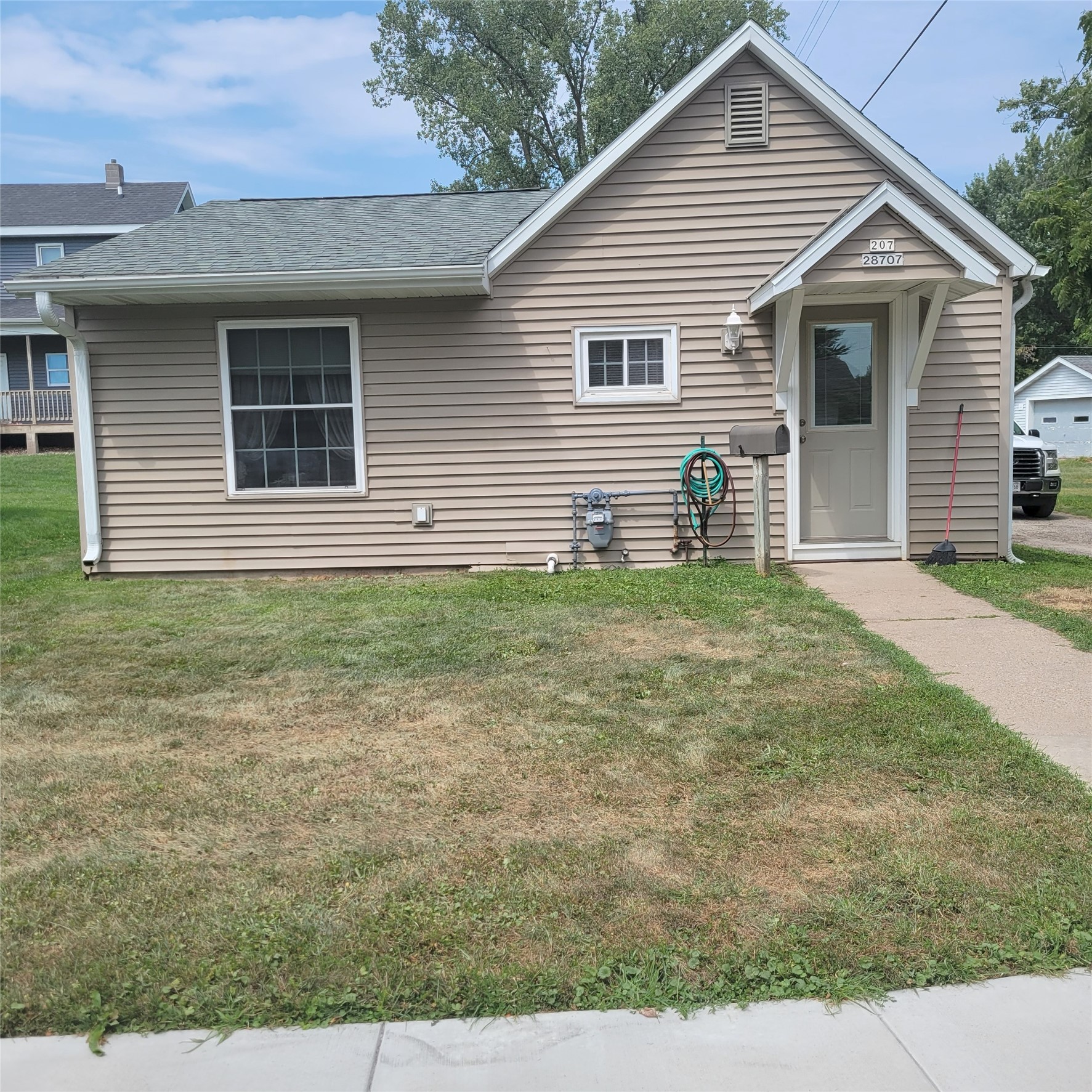 207 N Owen Street Property Photo 1