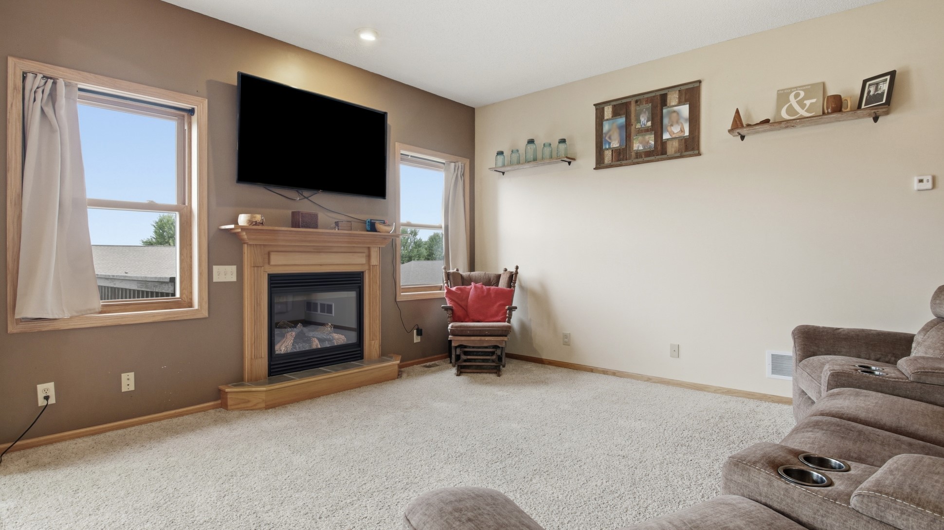 324 Birch Street Property Photo 6