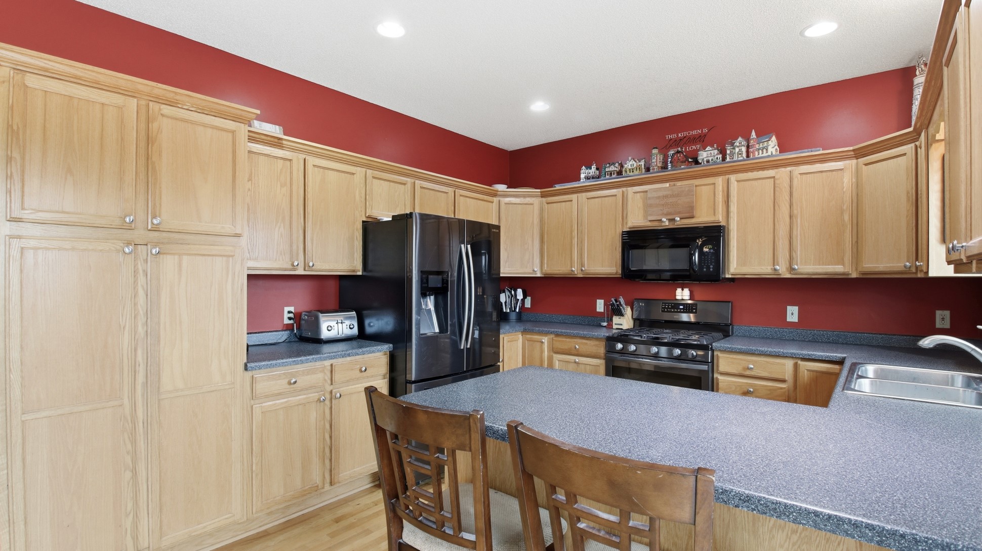 324 Birch Street Property Photo 13