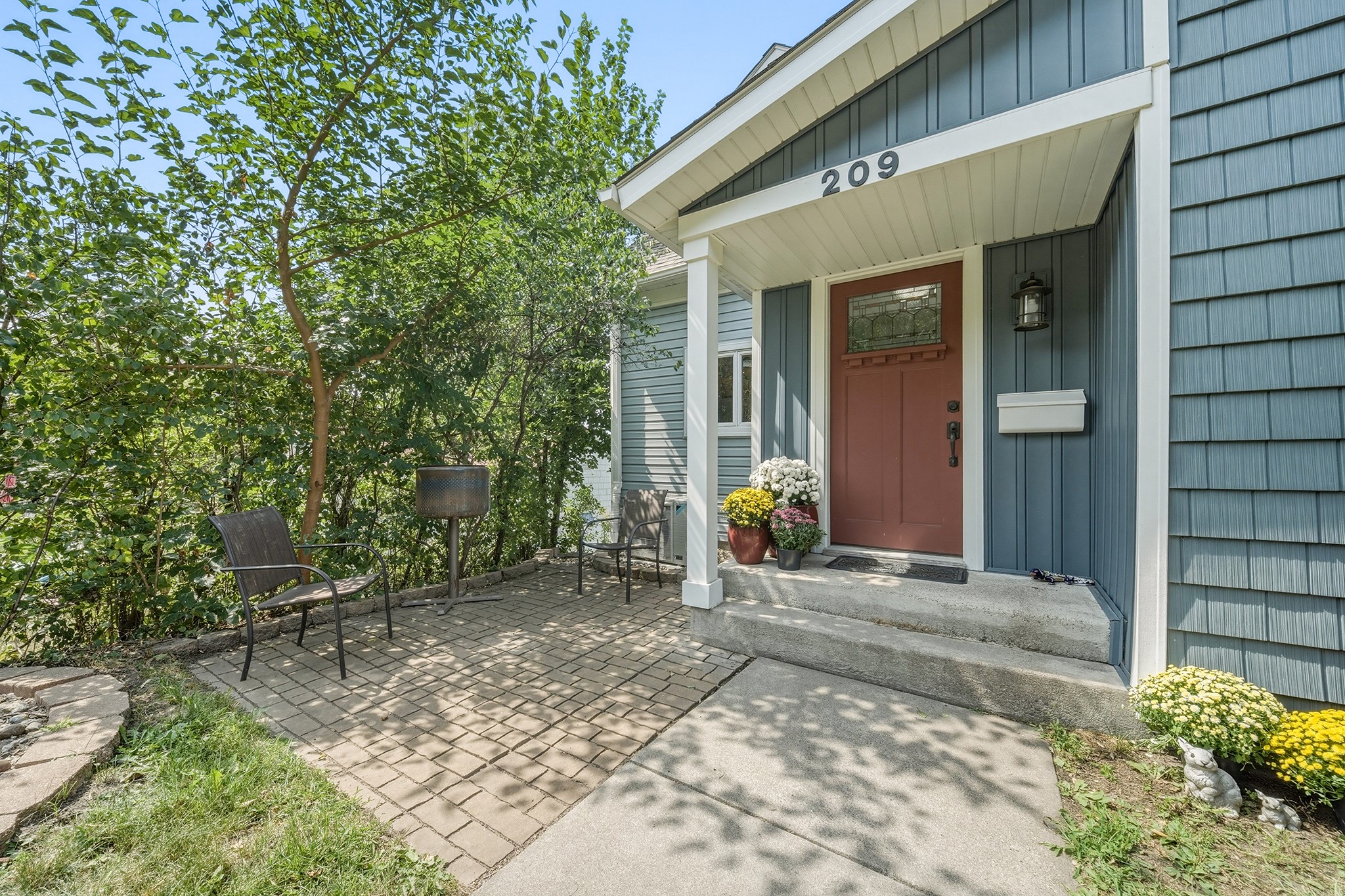 209 3rd Street Property Photo 3