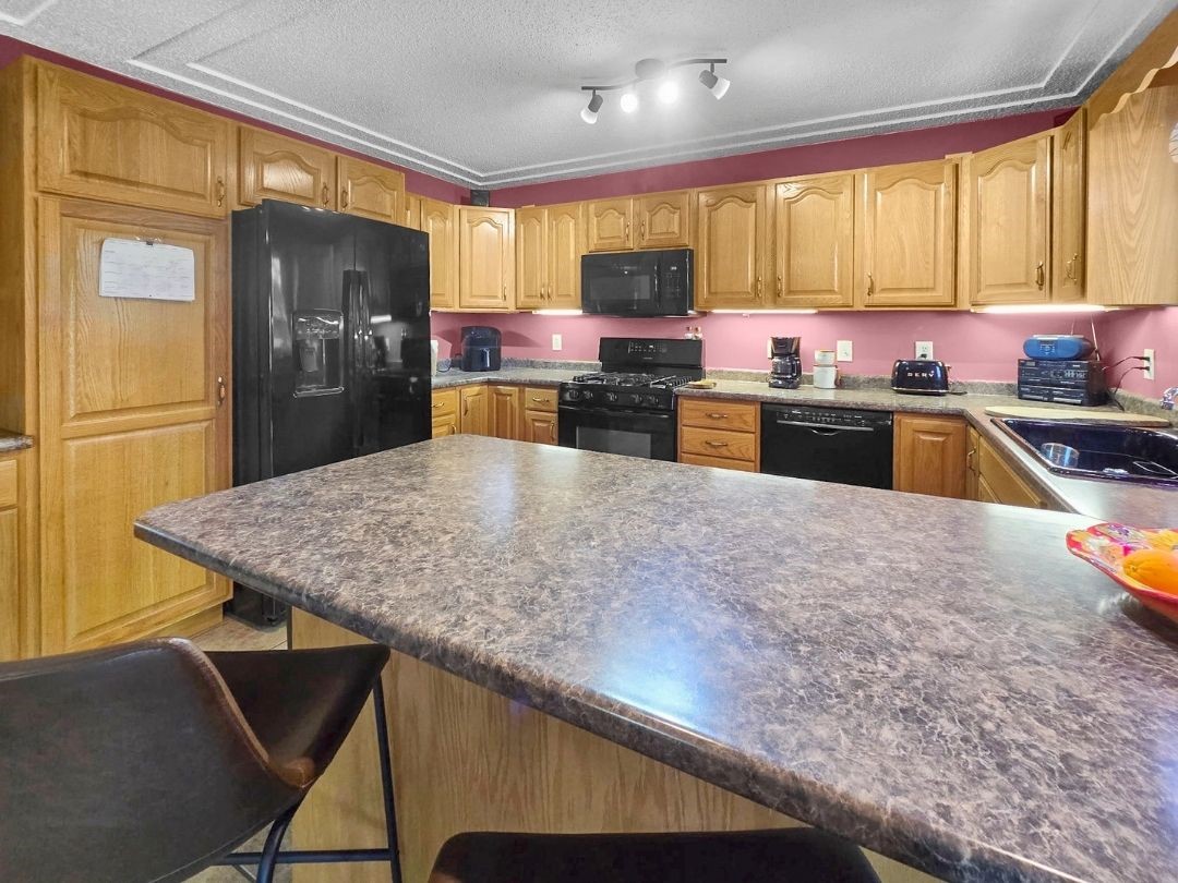 320 Driftwood Street Property Photo 10