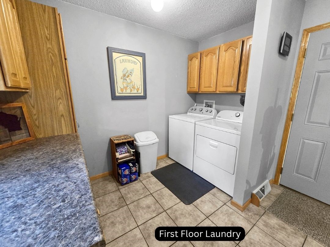 320 Driftwood Street Property Photo 12