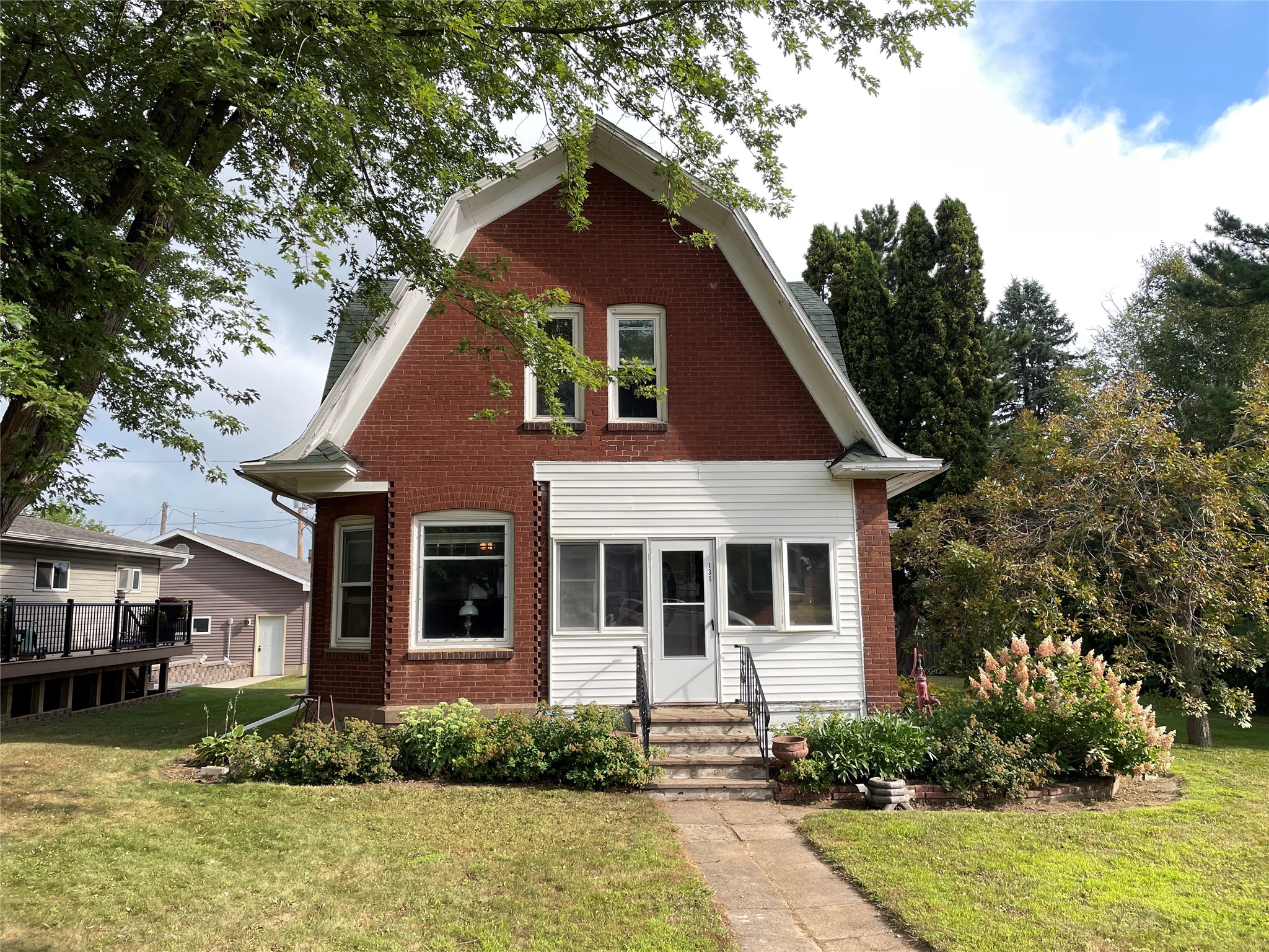 131 Lulu Avenue E