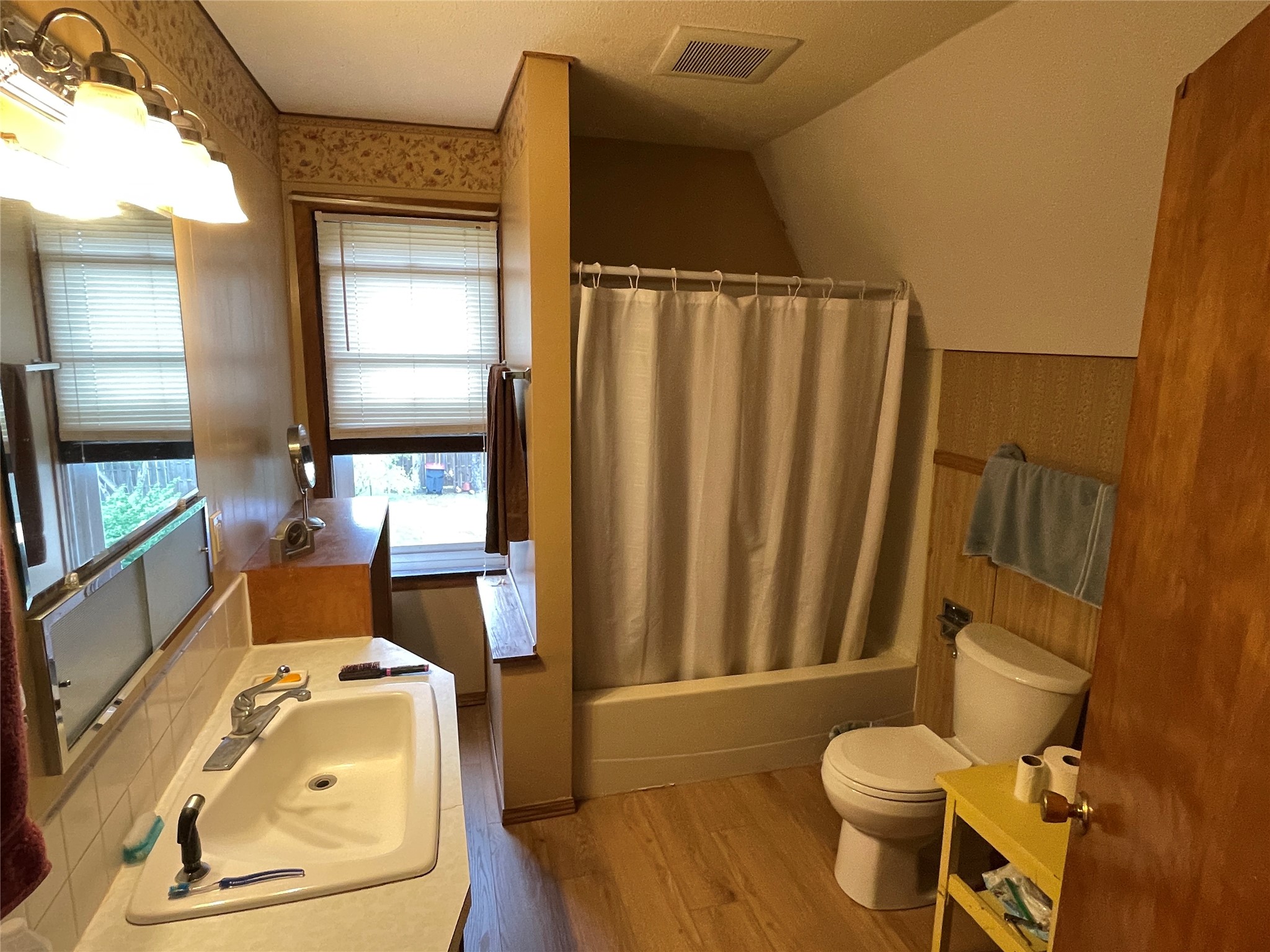 131 Lulu Avenue E Property Photo 28