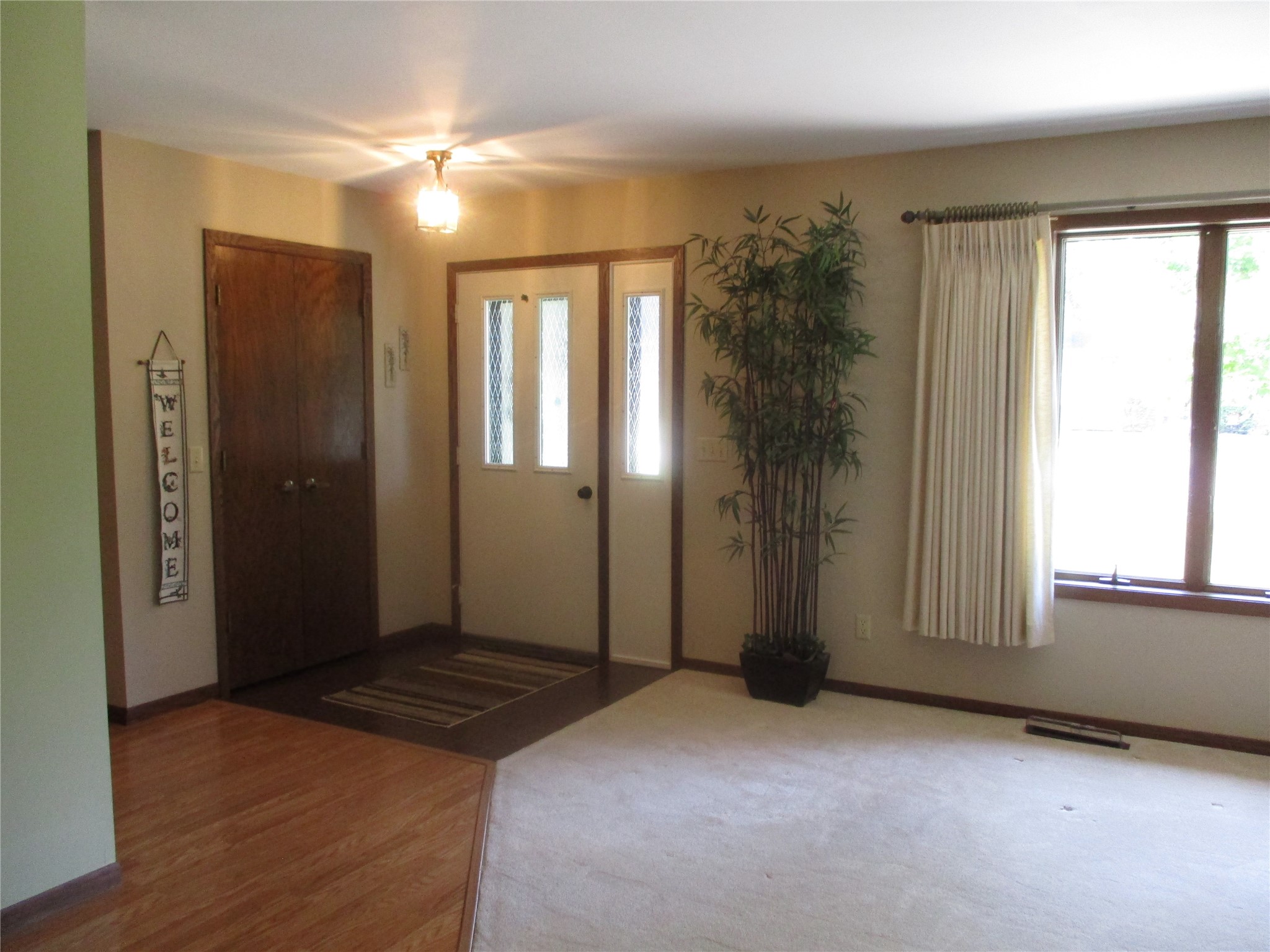 321 Woodside Drive Property Photo 3