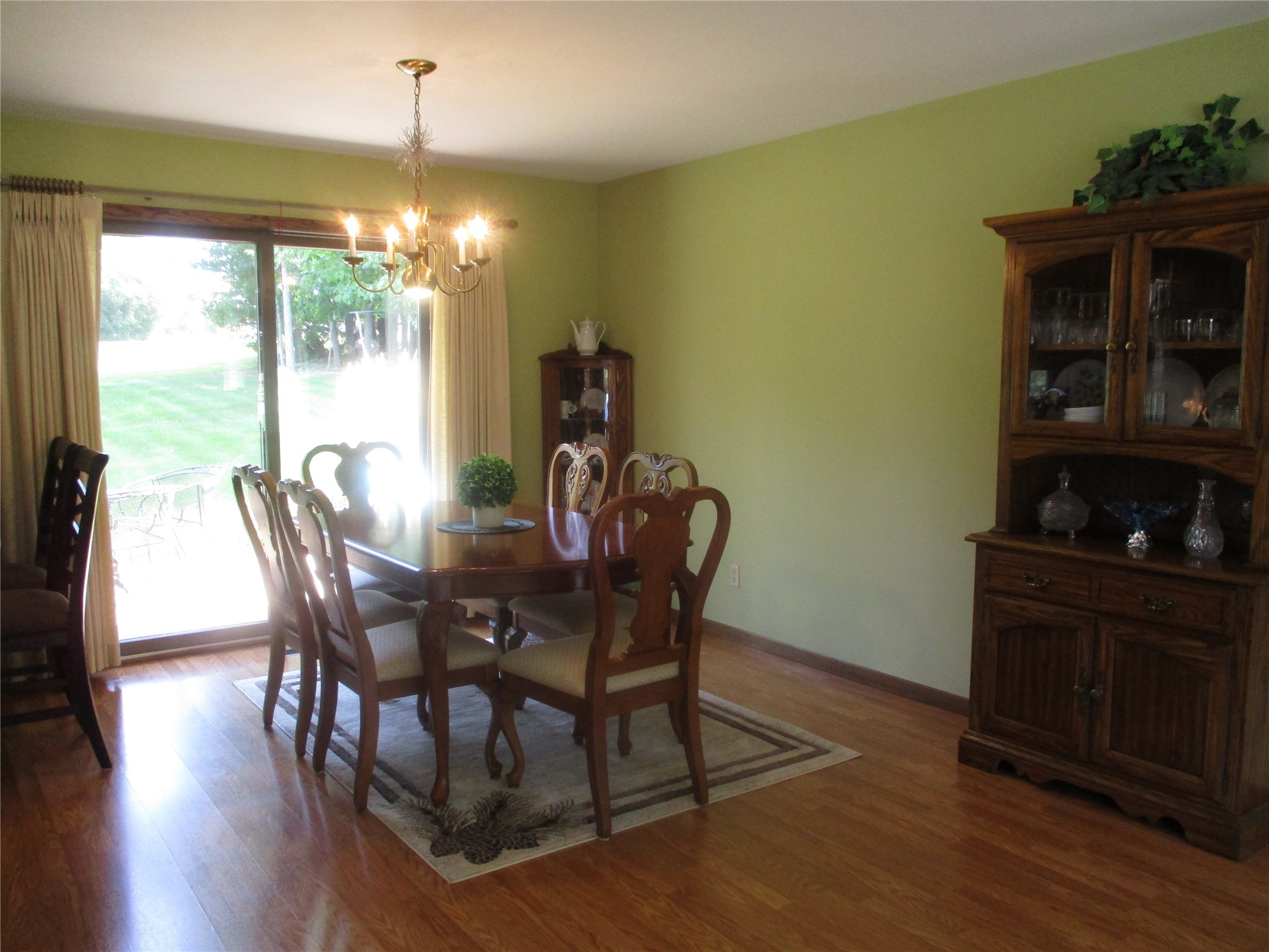 321 Woodside Drive Property Photo 5