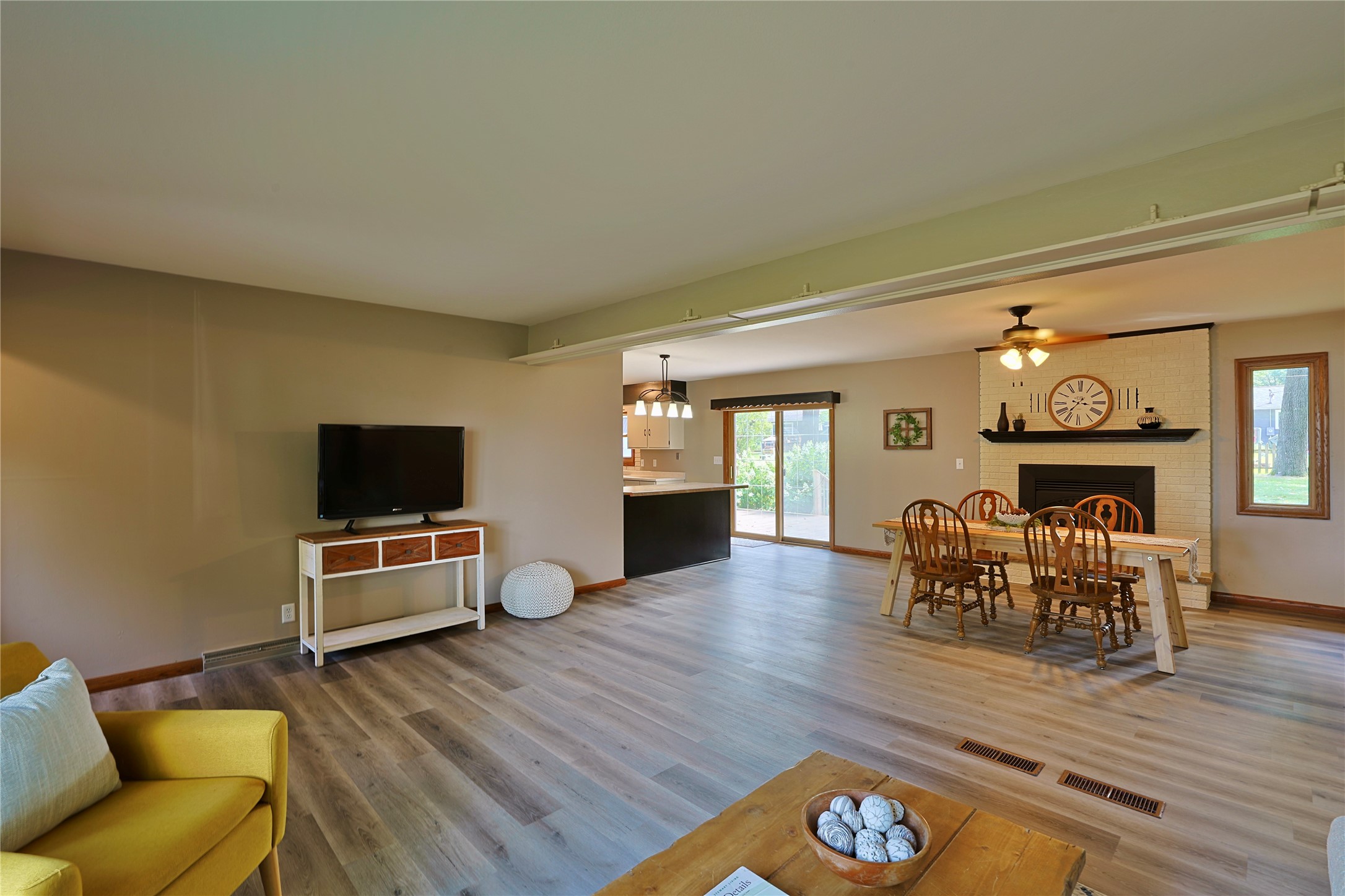 3045 Wedgewood Avenue Property Photo 7