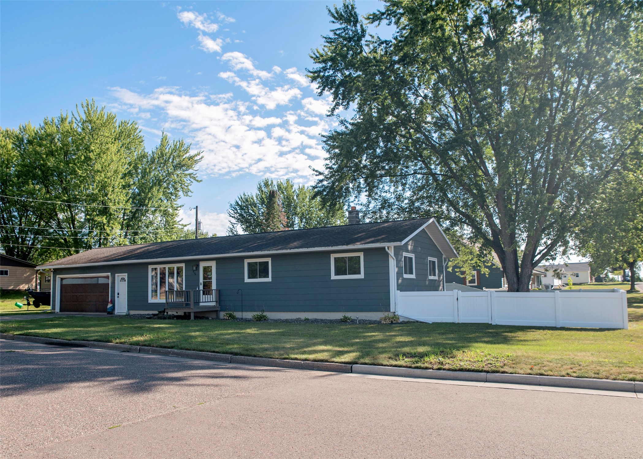 516 Priddy Street Property Photo 2