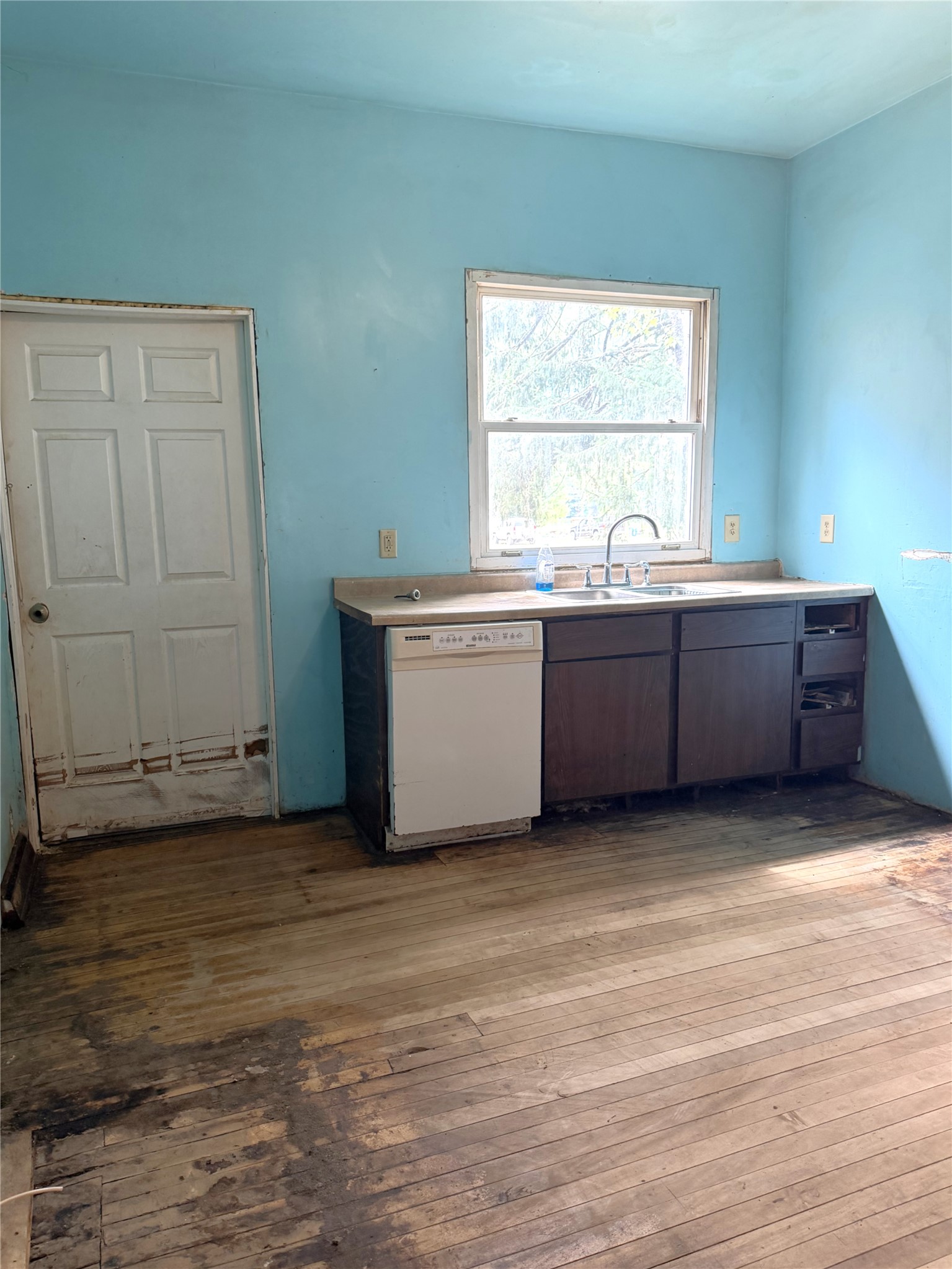 W11463 Halstead Street Property Photo 16