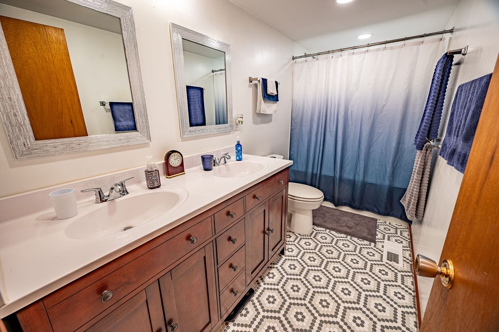 1309 Debra Street Property Photo 15