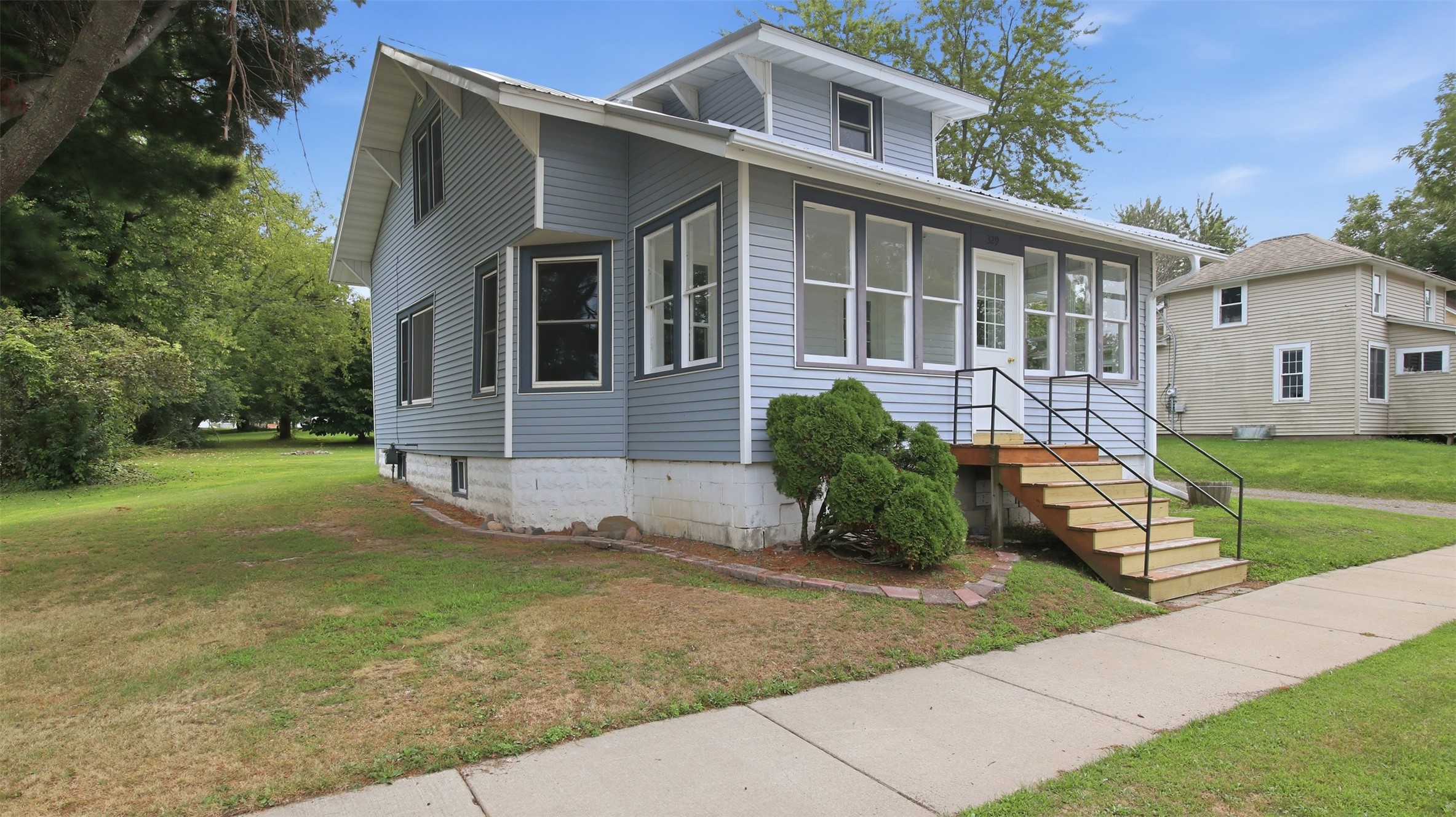 329 Washington Street Property Photo 1