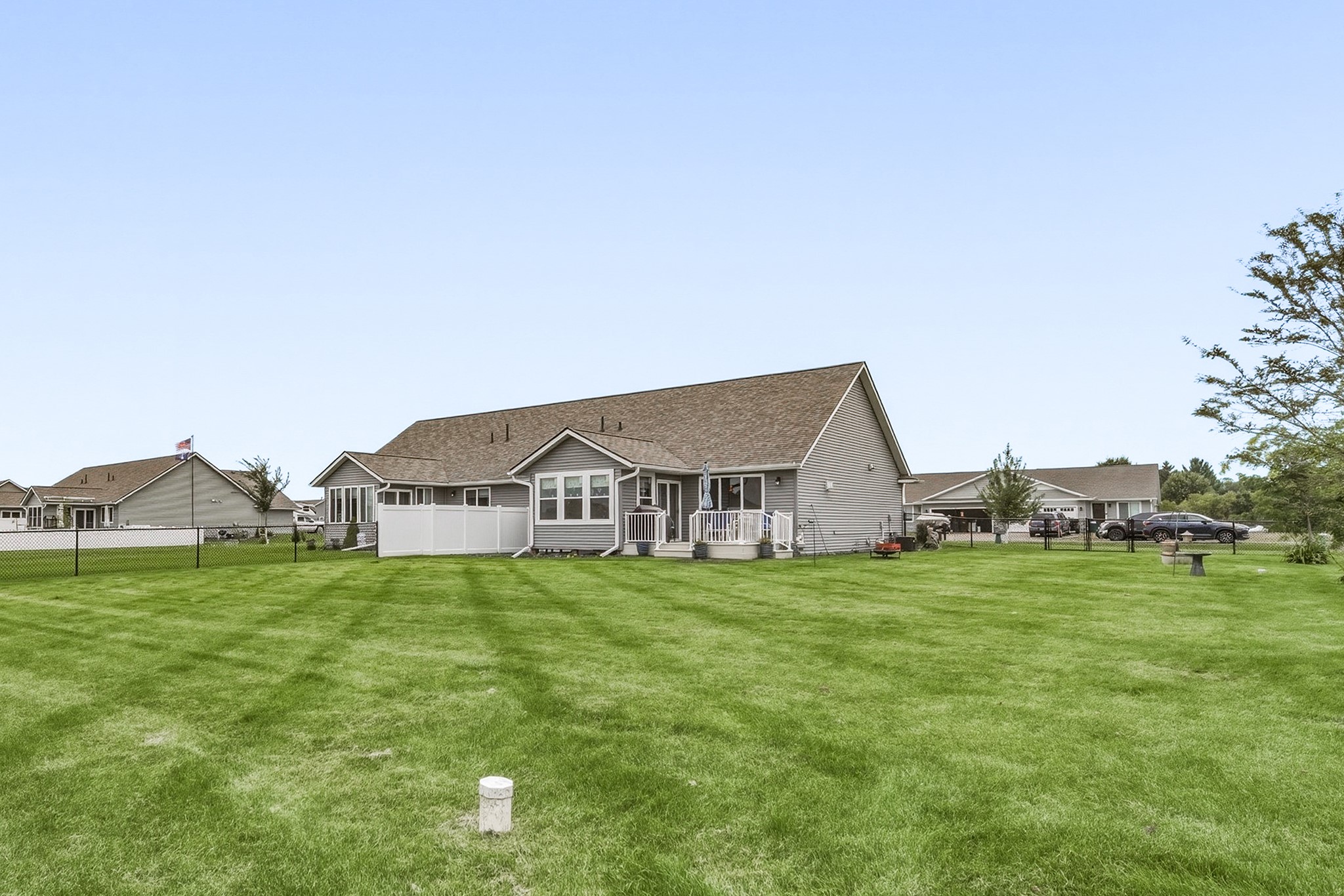 1604502 Property Photo 5