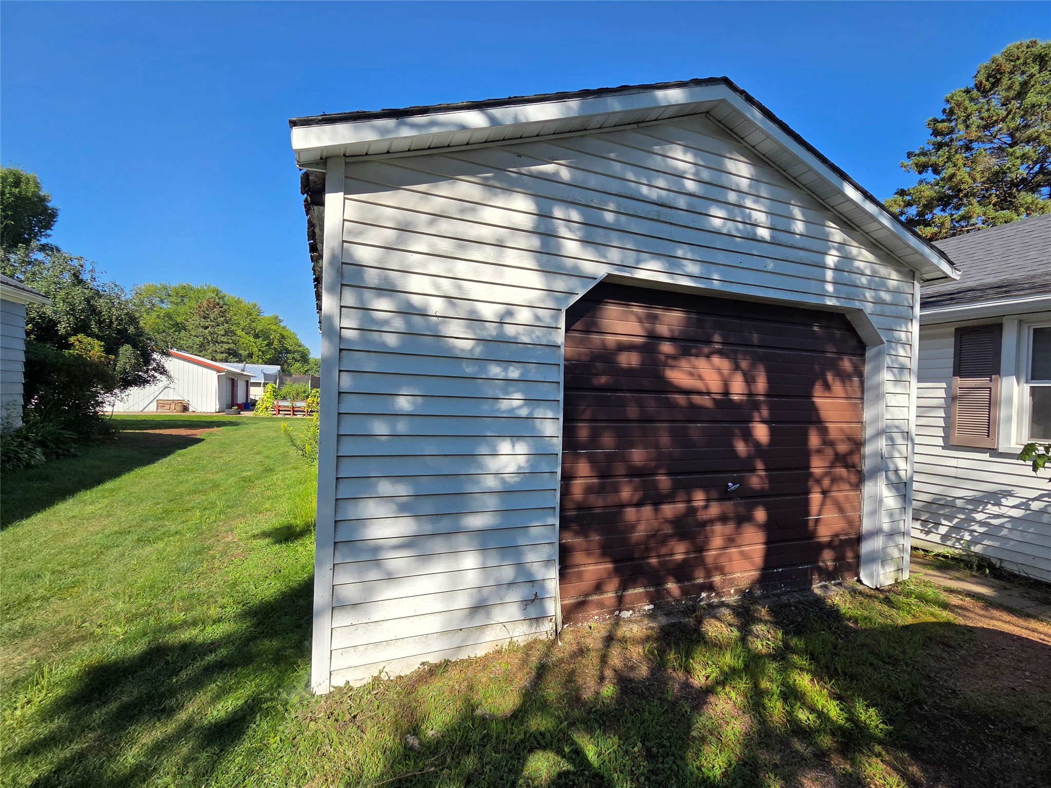 428 E School Street Property Photo 5