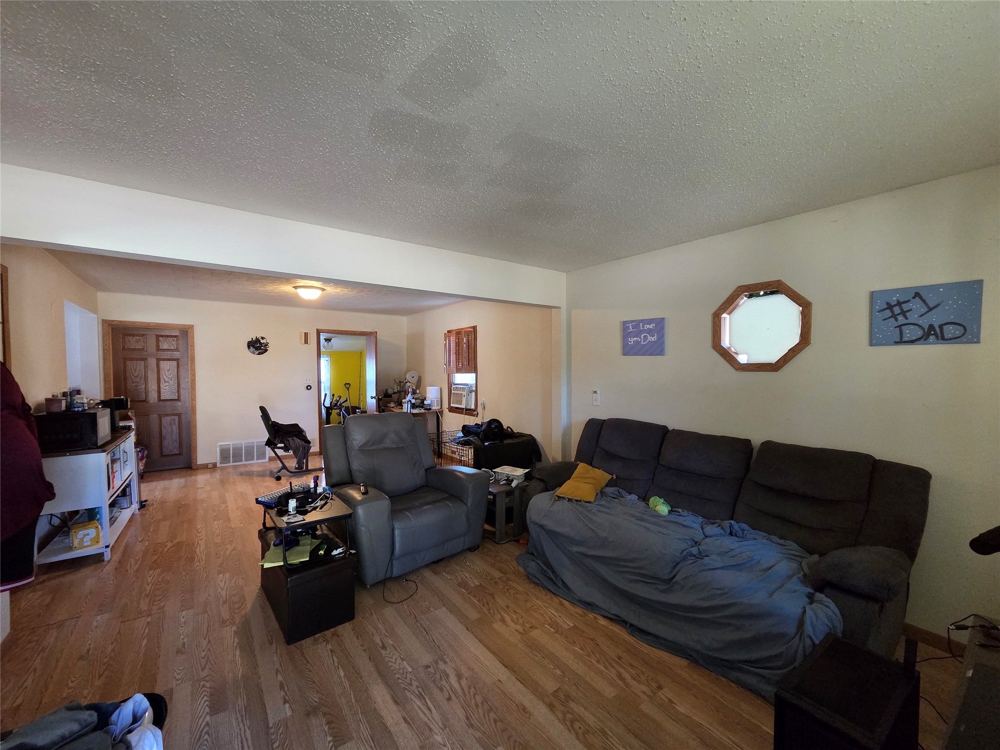428 E School Street Property Photo 6