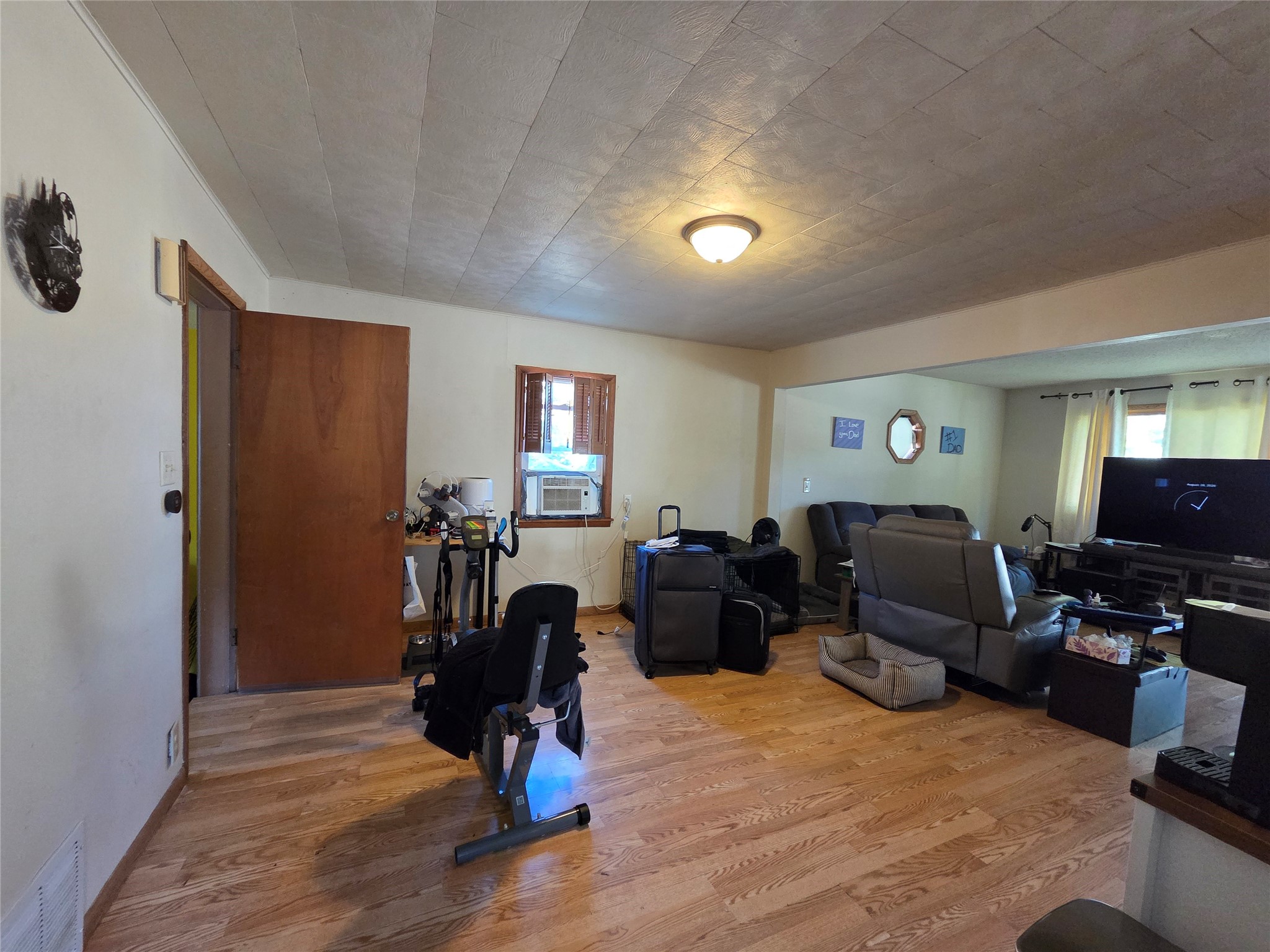 428 E School Street Property Photo 7