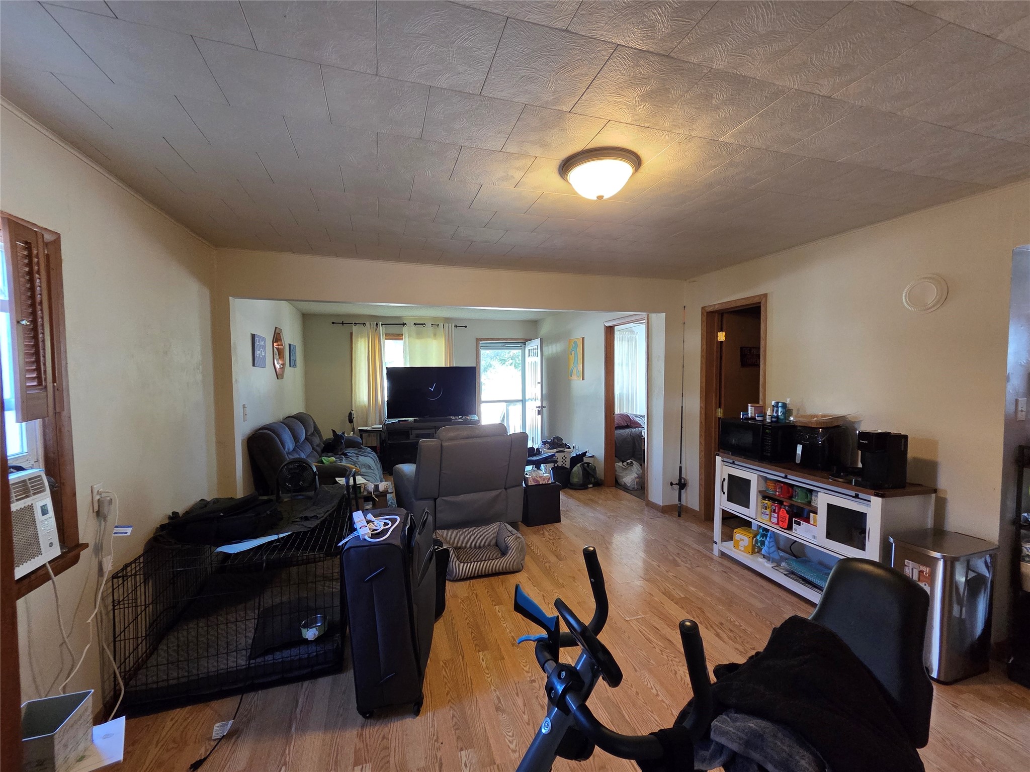 428 E School Street Property Photo 8