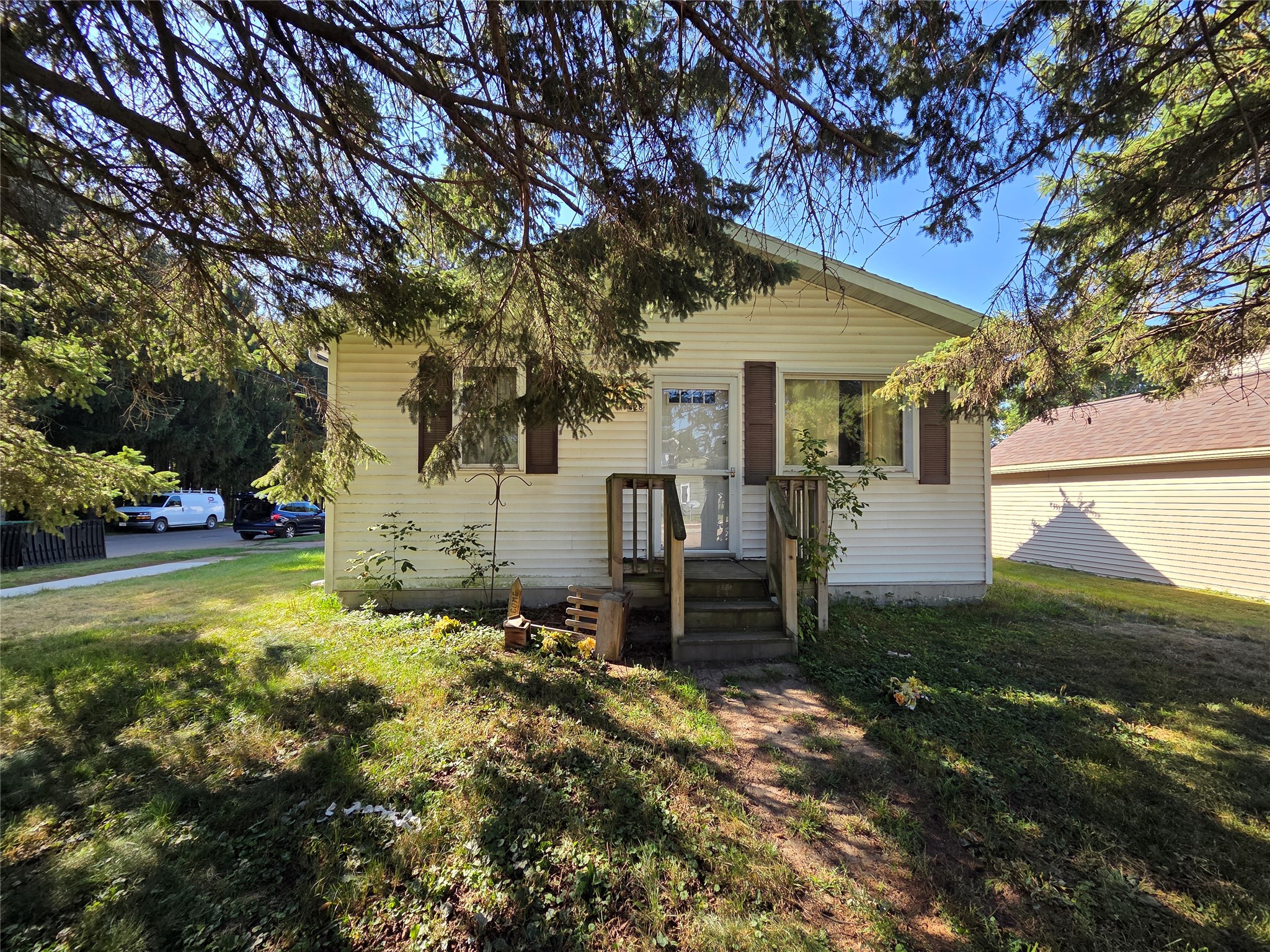 428 E School Street Property Photo 14