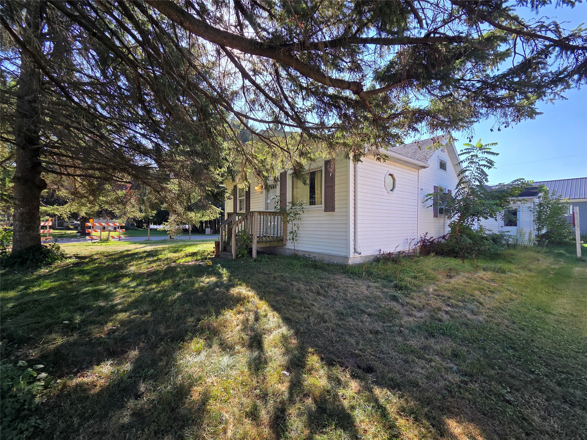 428 E School Street Property Photo 15