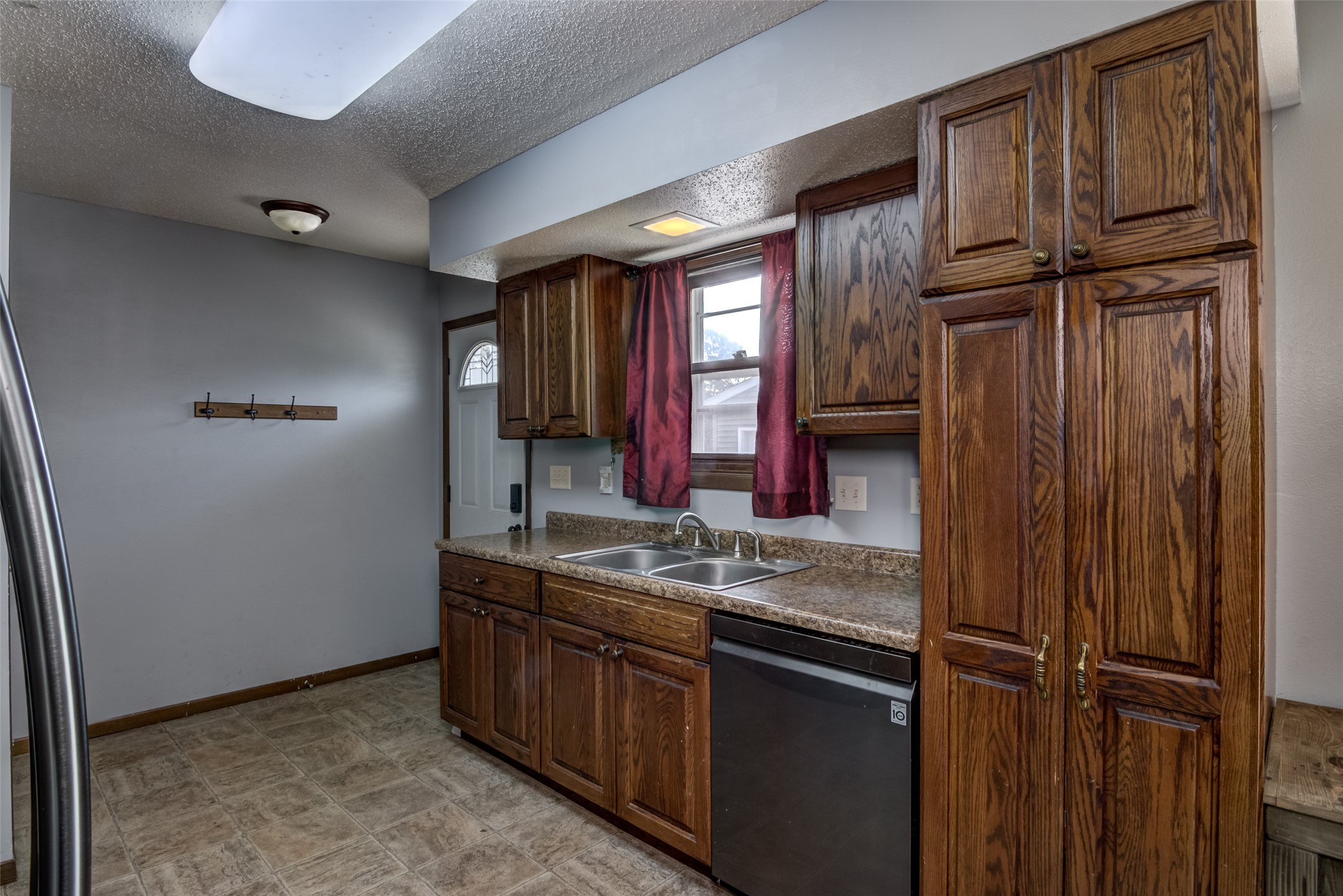 1923 Arlene Place Property Photo 6