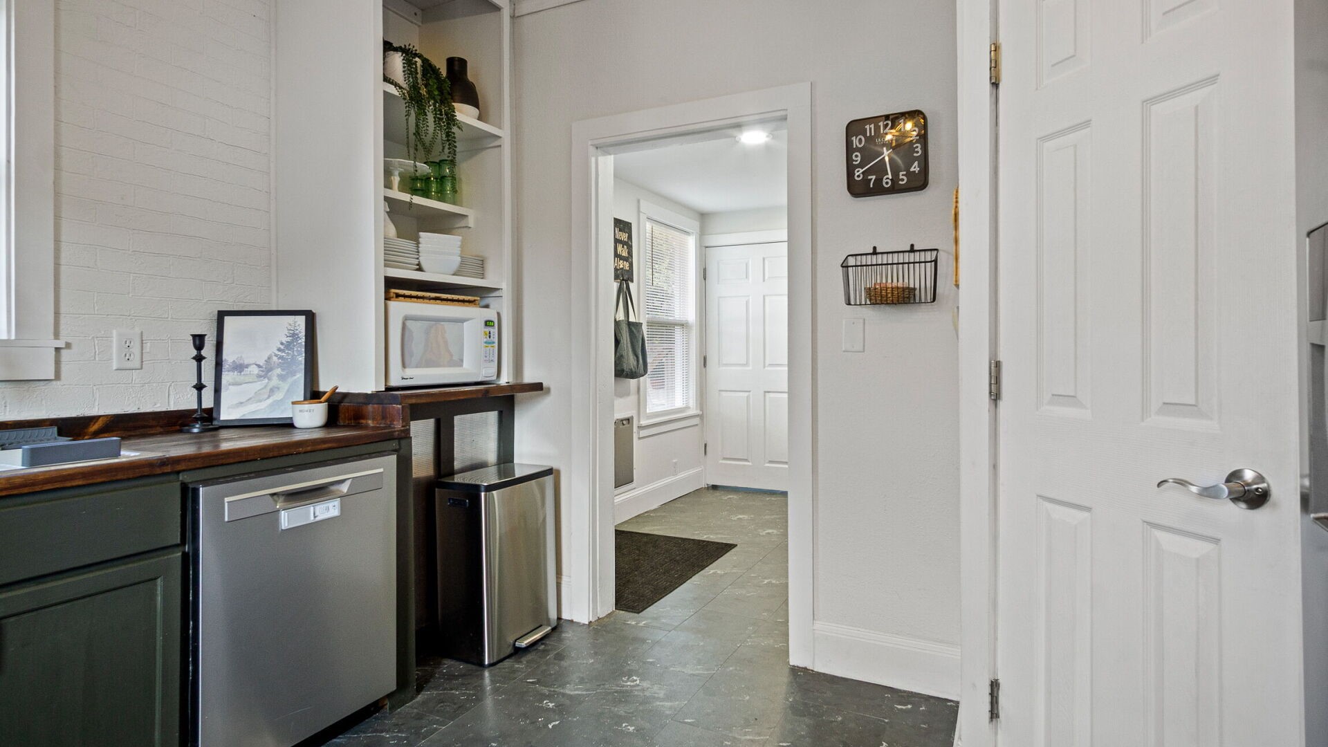 109 S Prairie Street Property Photo 7