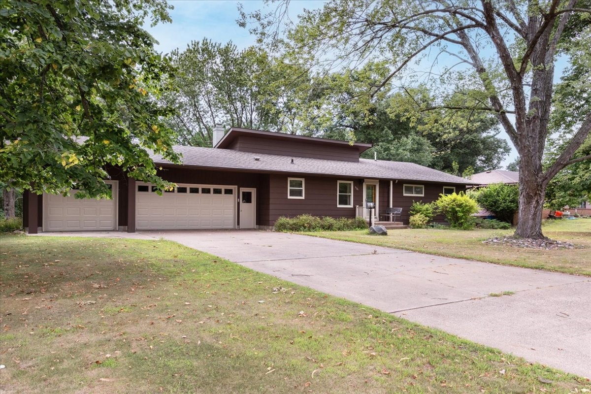 1121 River Heights Road Property Photo 2