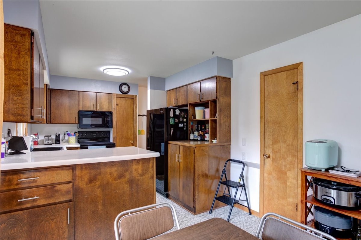 1121 River Heights Road Property Photo 6