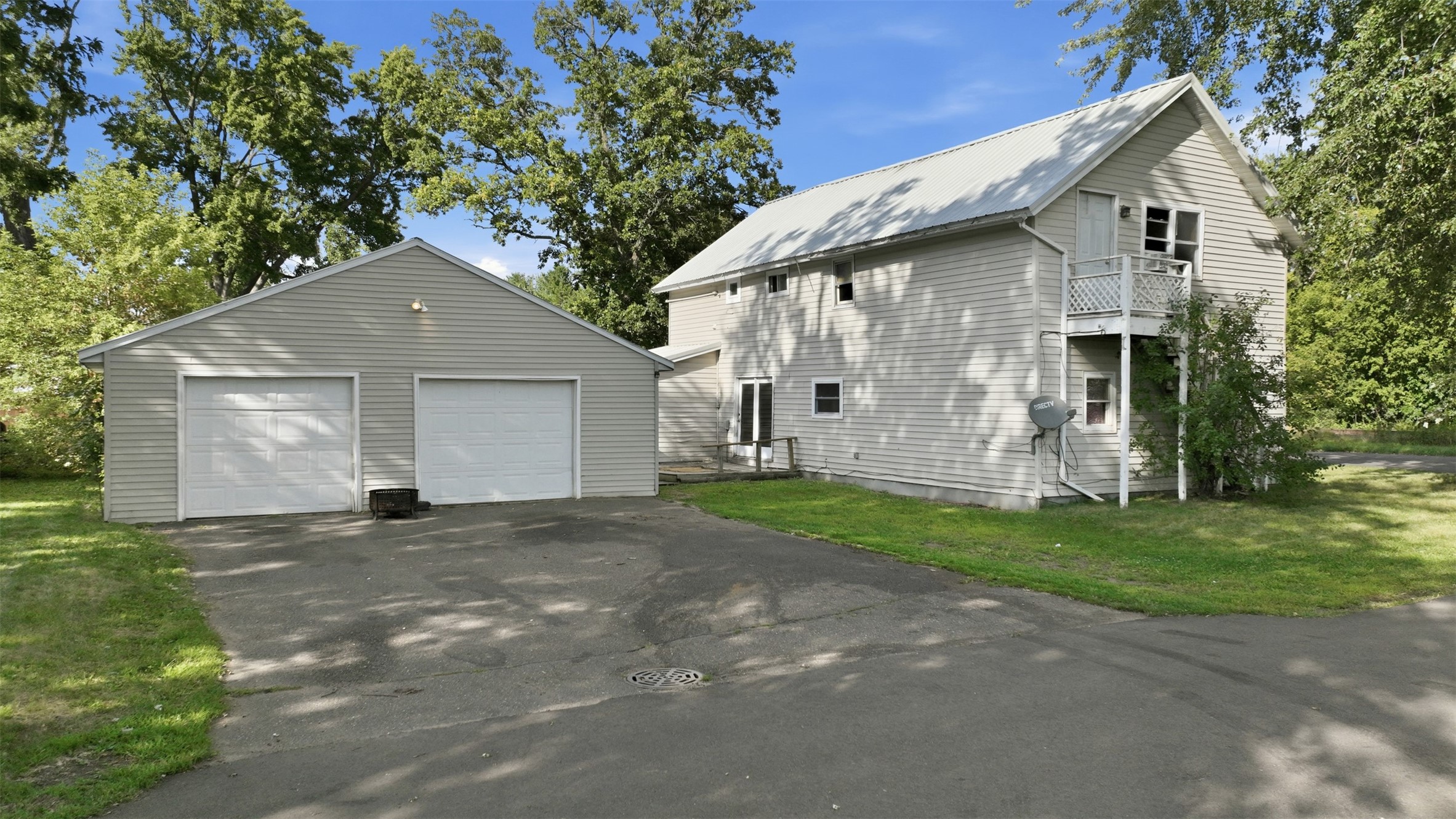 905 Lewis Avenue 1 & 2 Property Photo 1