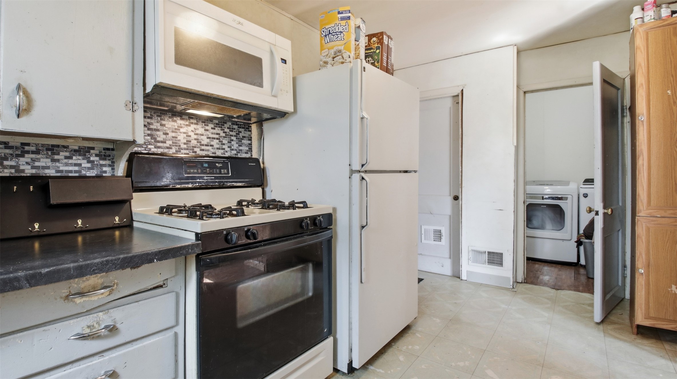 905 Lewis Avenue 1 & 2 Property Photo 13