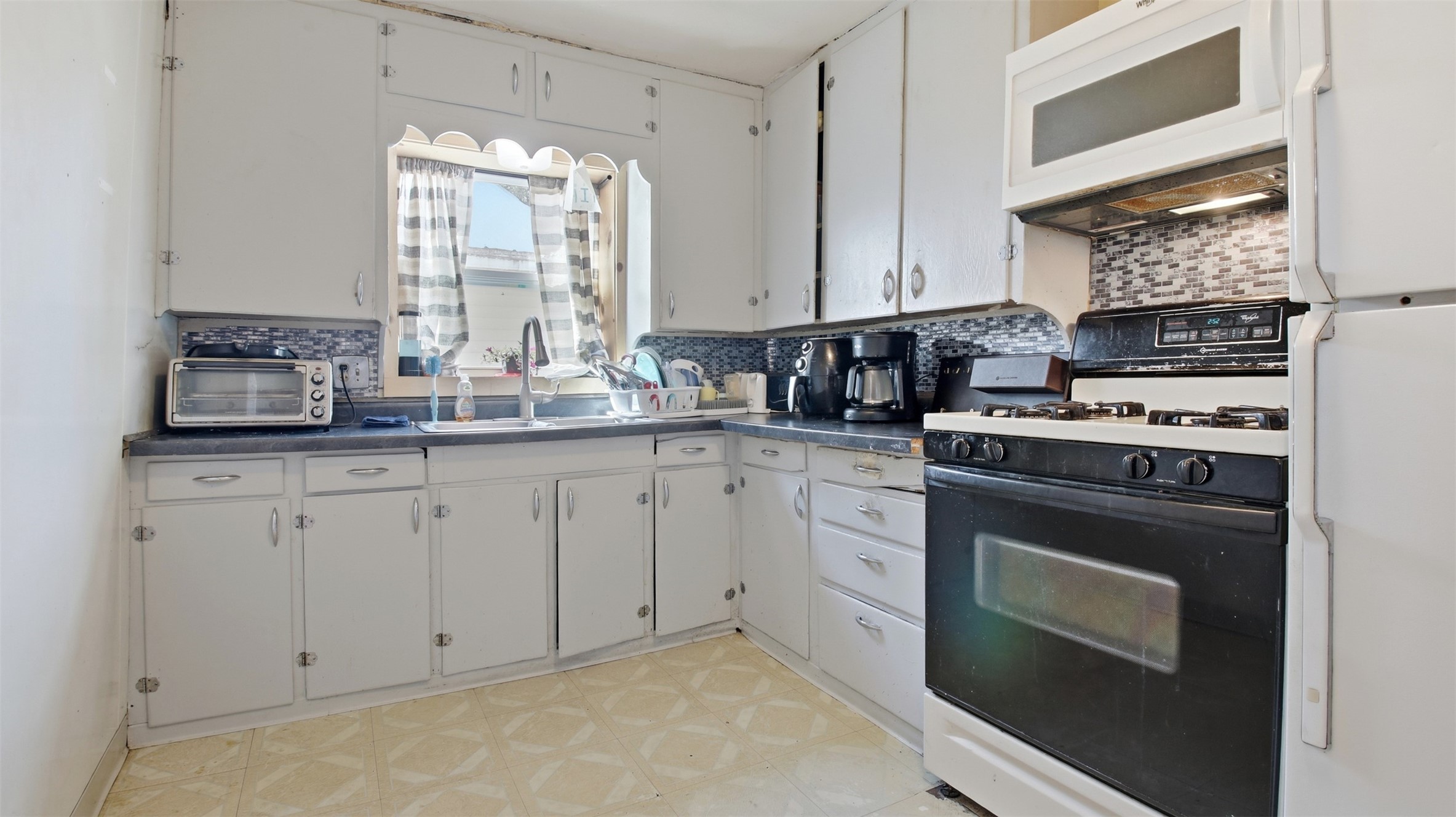 905 Lewis Avenue 1 & 2 Property Photo 14
