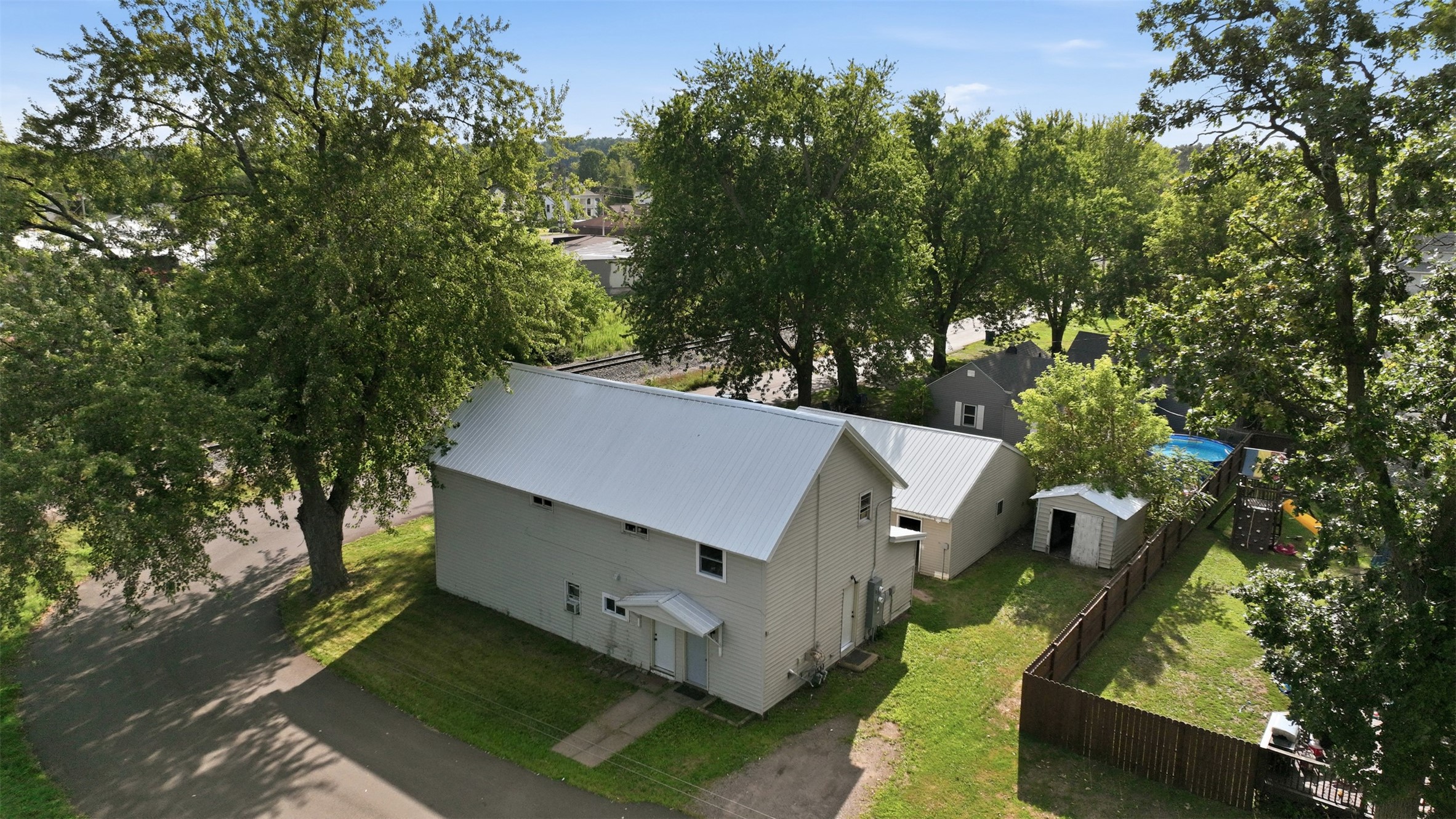 905 Lewis Avenue 1 & 2 Property Photo 20
