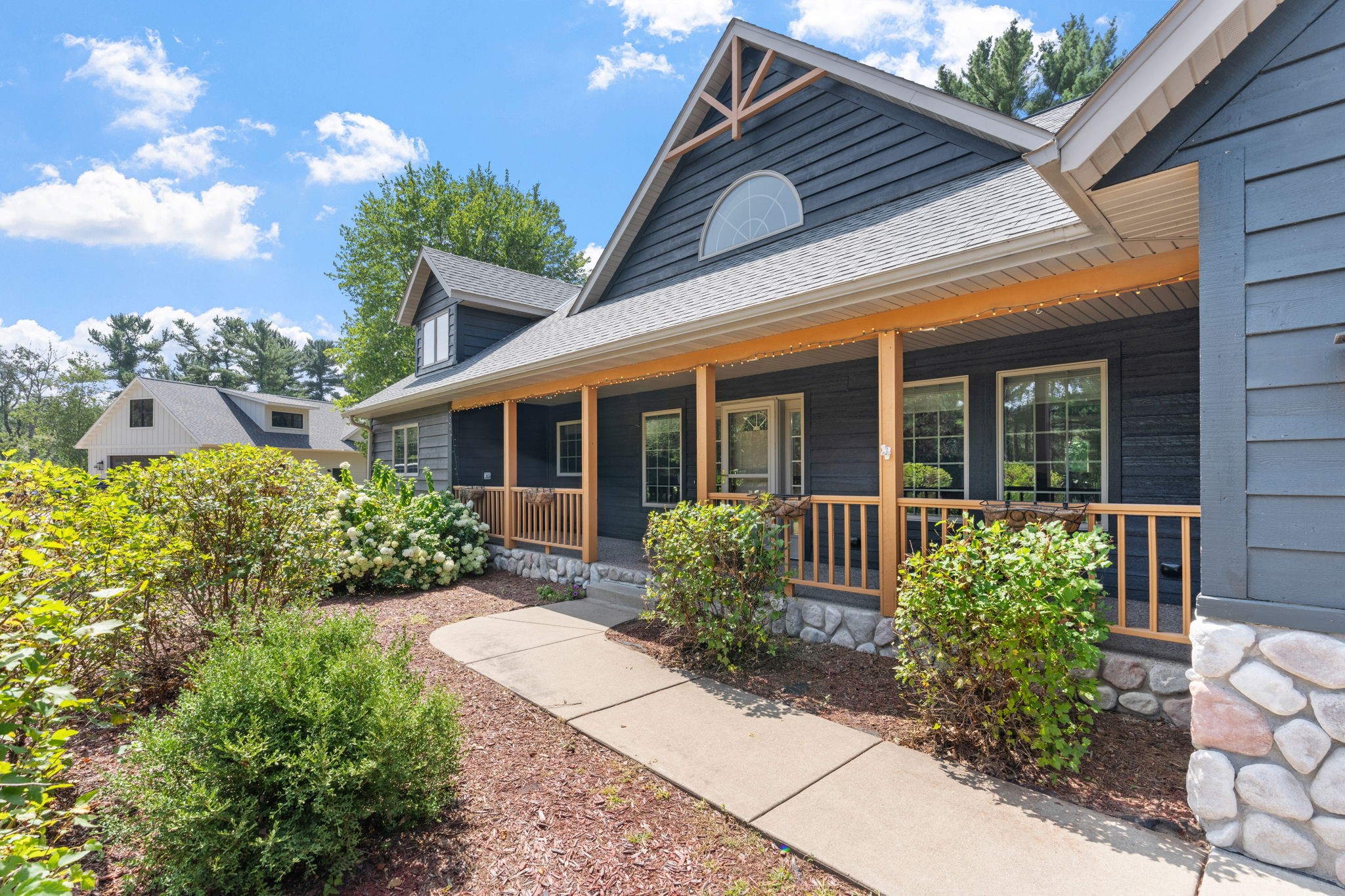 2403 Eagle Ridge Drive Property Photo 3