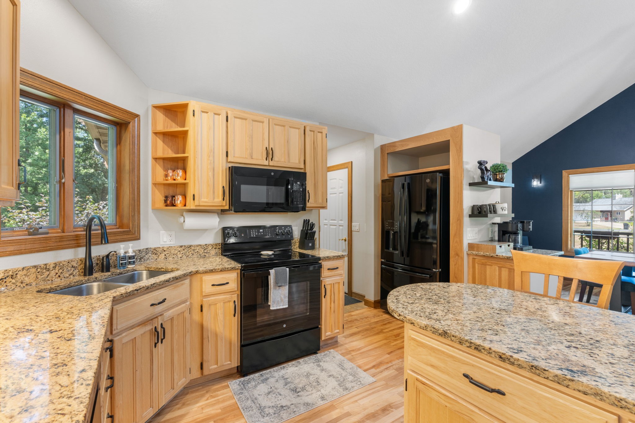 2403 Eagle Ridge Drive Property Photo 9