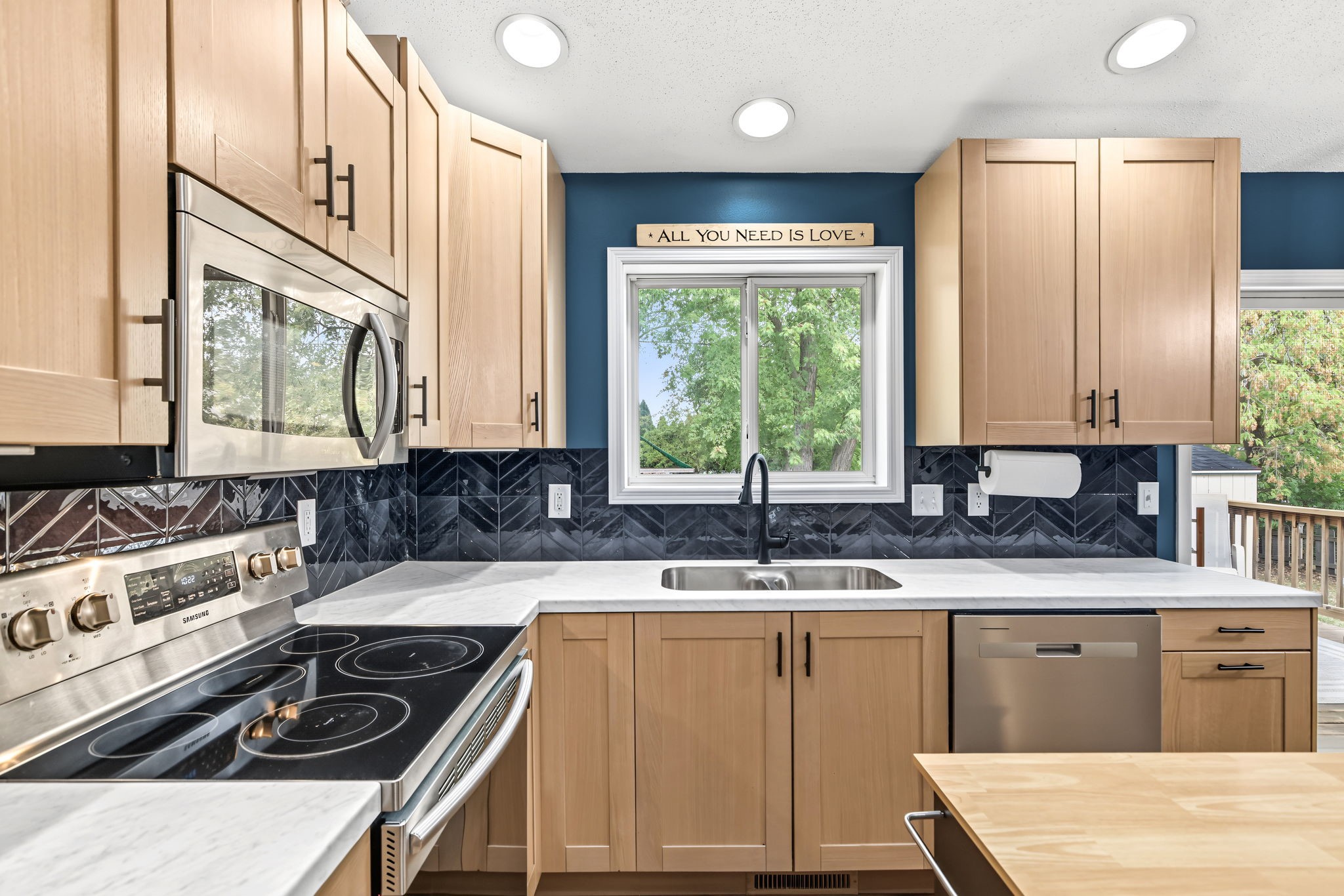2336 Bradwood Avenue Property Photo 16