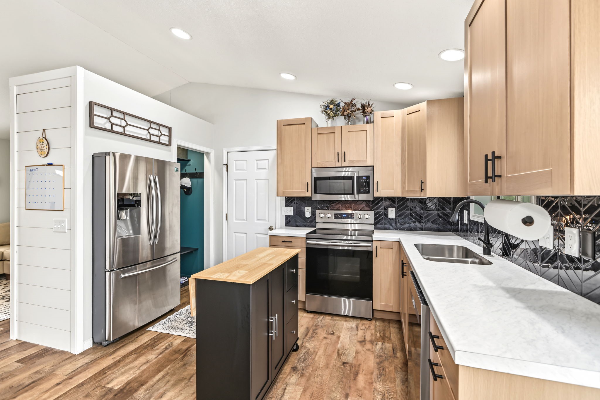 2336 Bradwood Avenue Property Photo 17