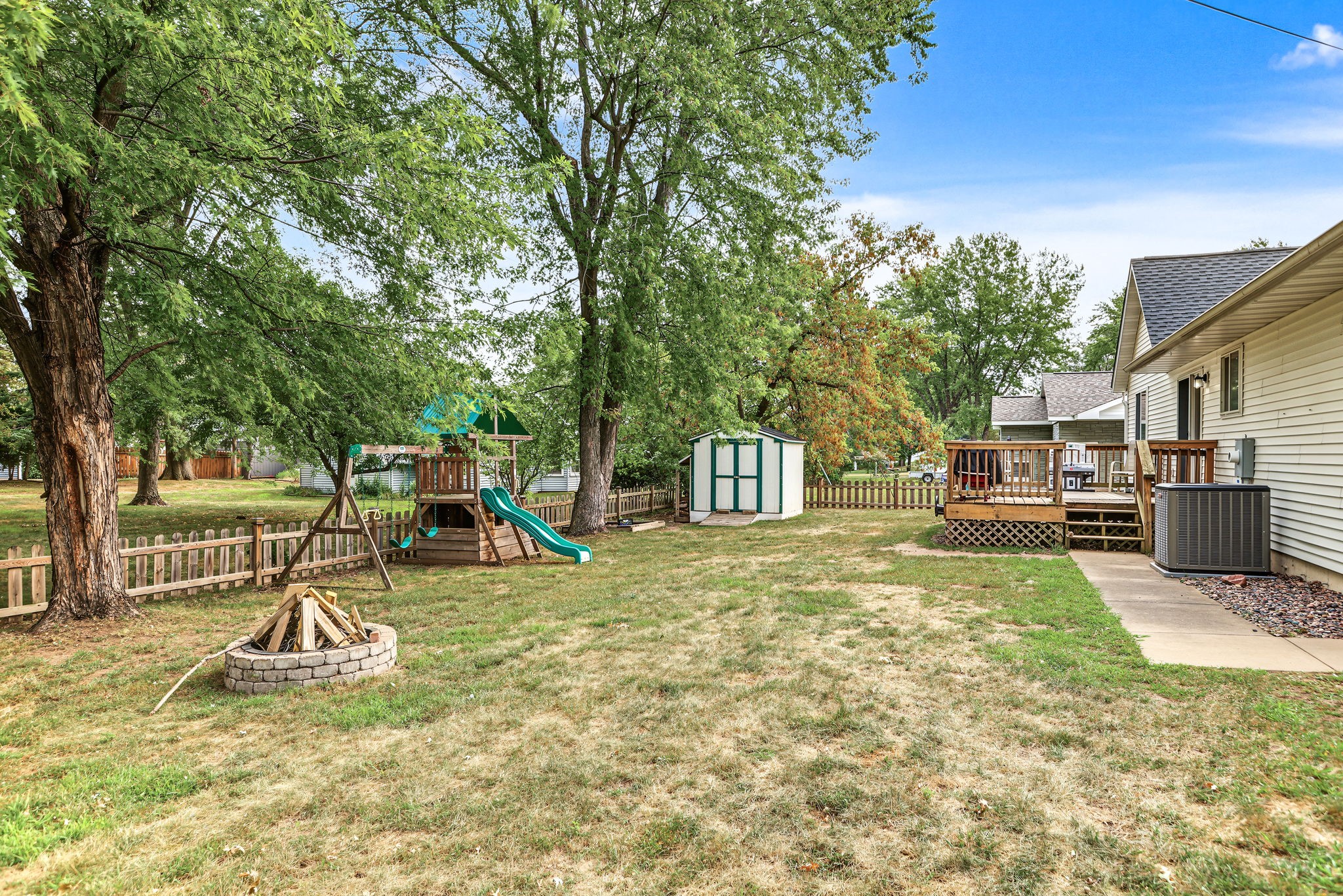 2336 Bradwood Avenue Property Photo 37
