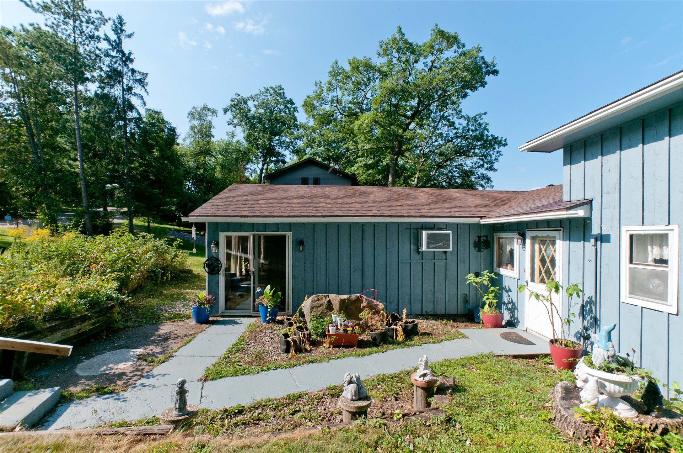 1568 2 1/2 Street Property Photo 2